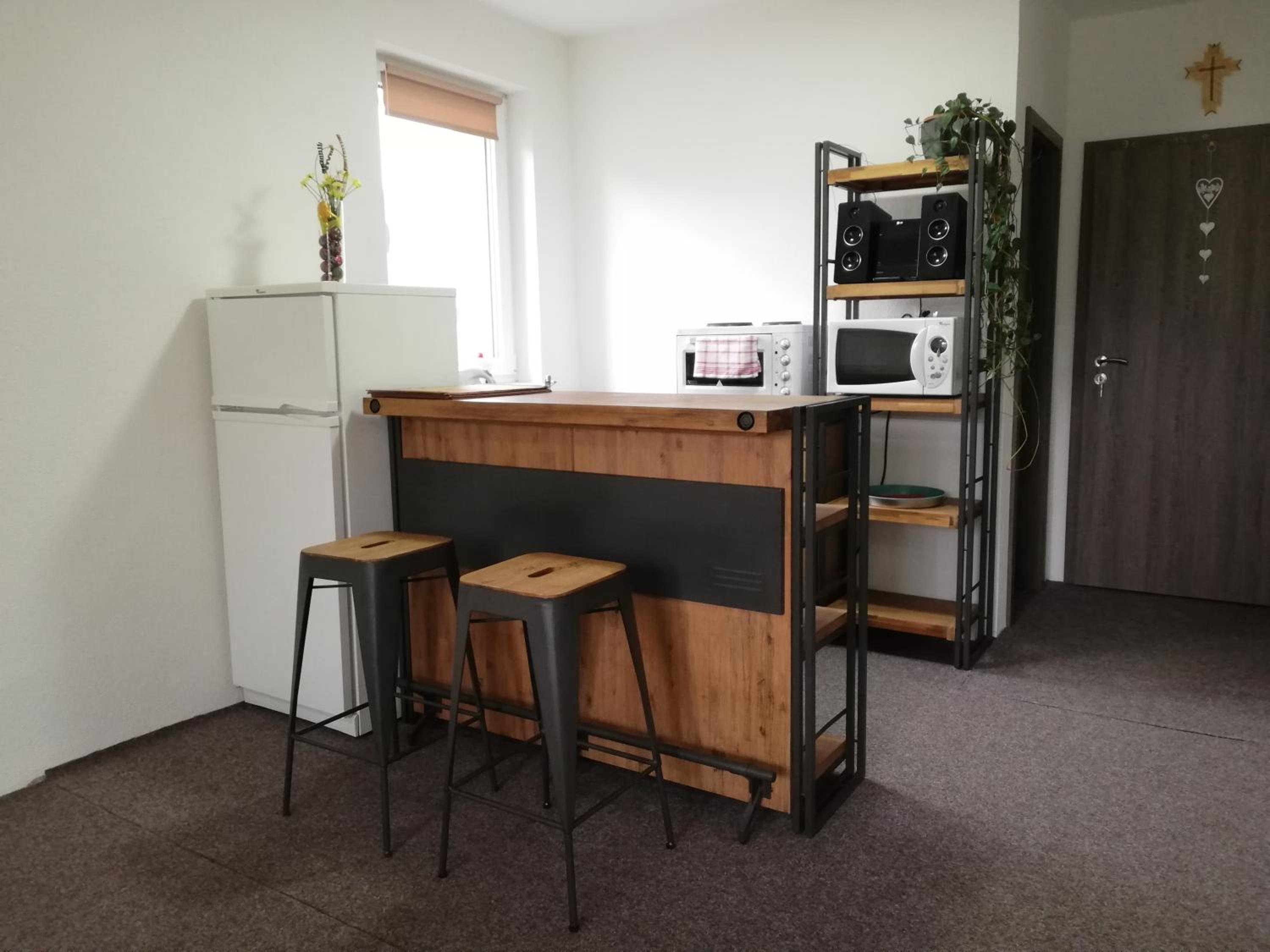 Apartment with Terrace - Photo 8