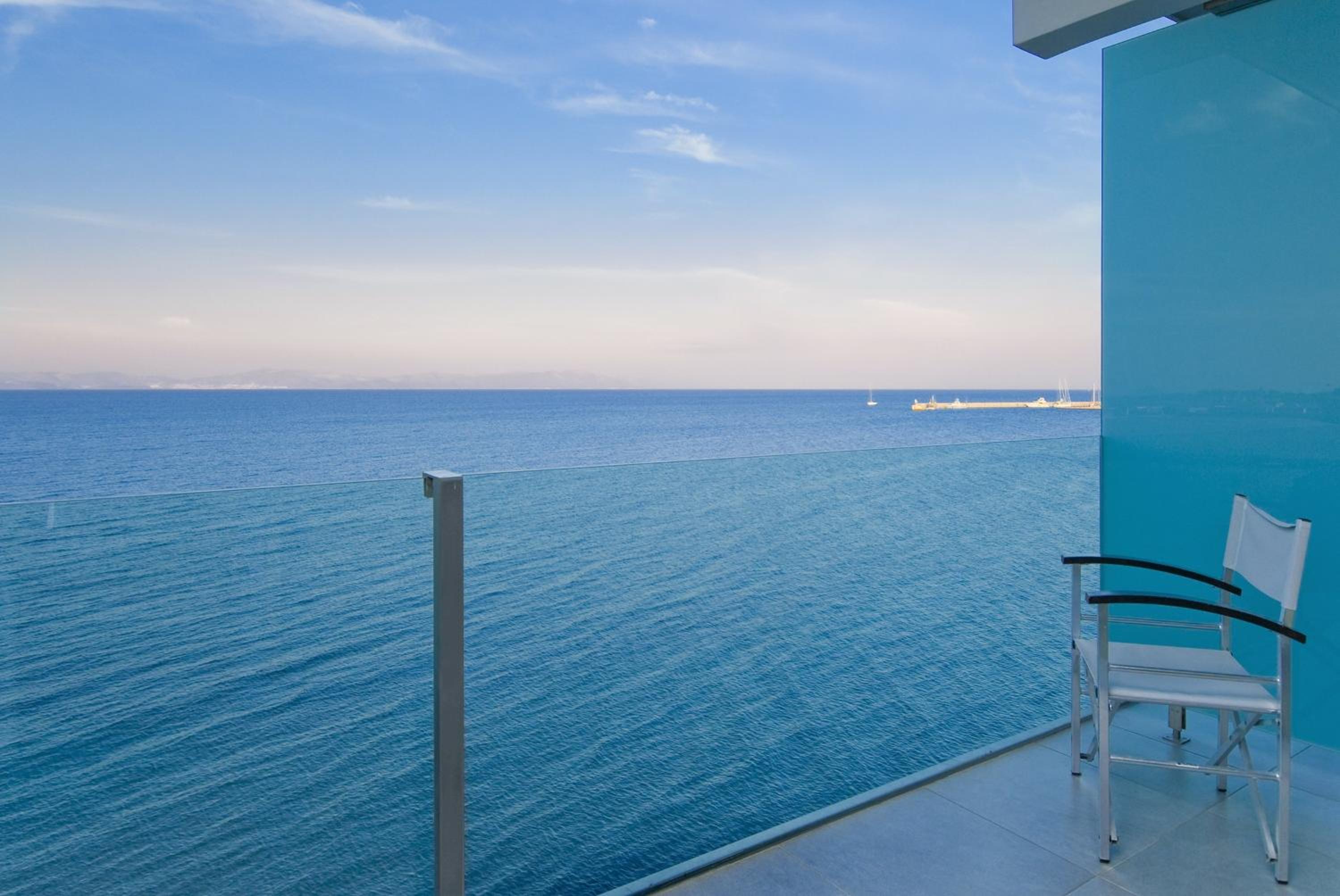 Junior Suite with Sea View - Photo 14