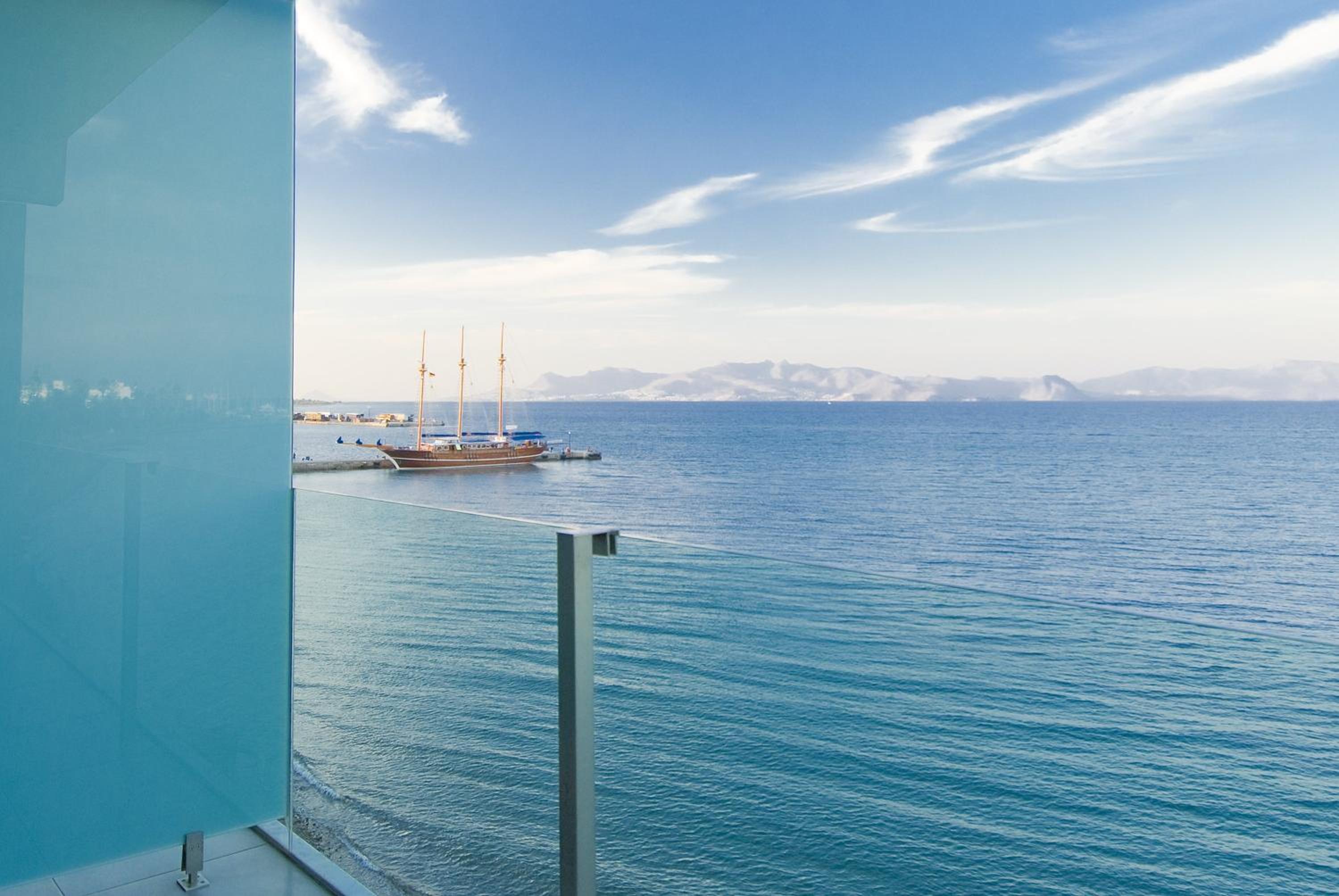 Junior Suite with Sea View - Photo 8