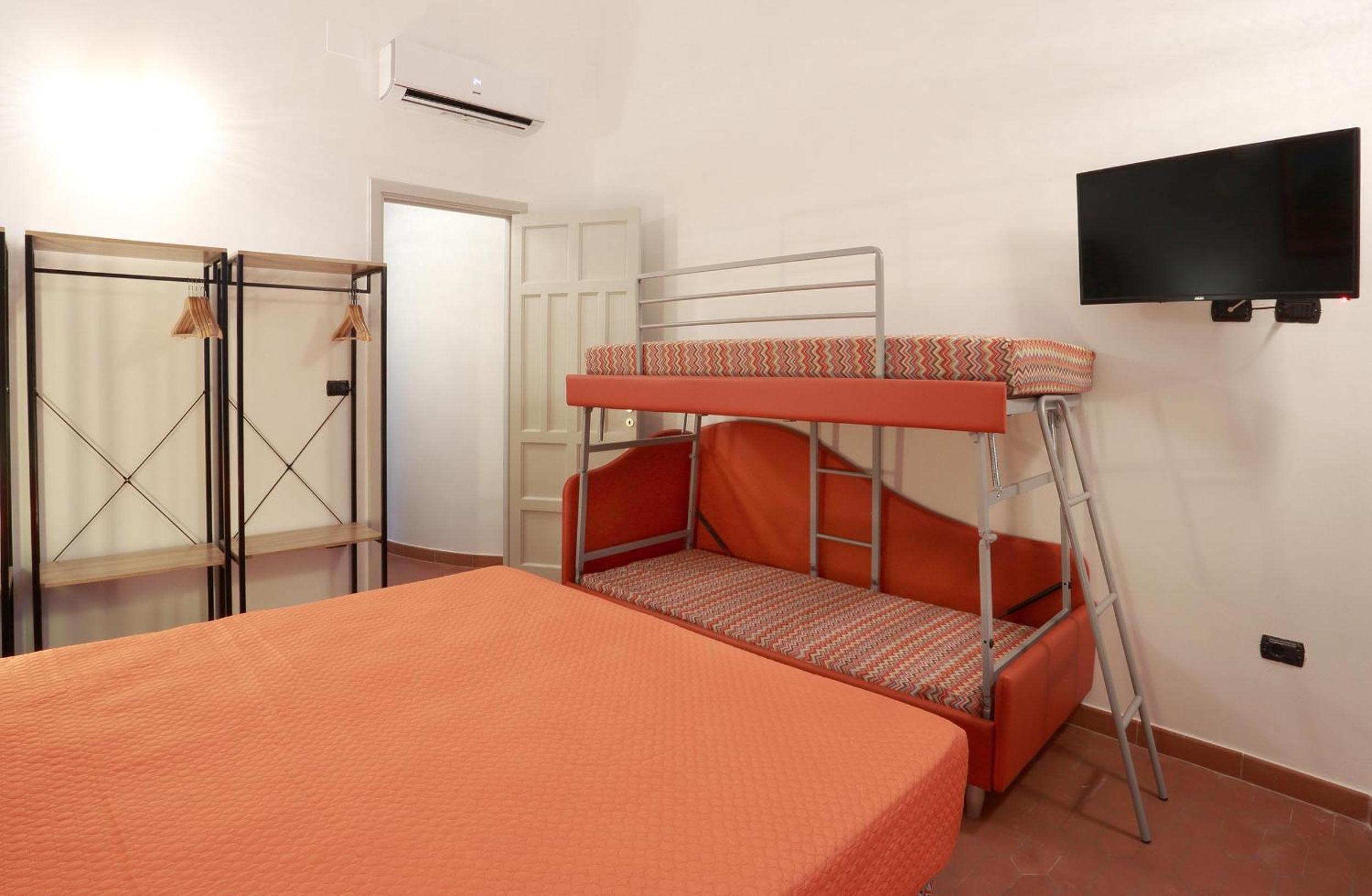Quadruple Room with Private Bathroom