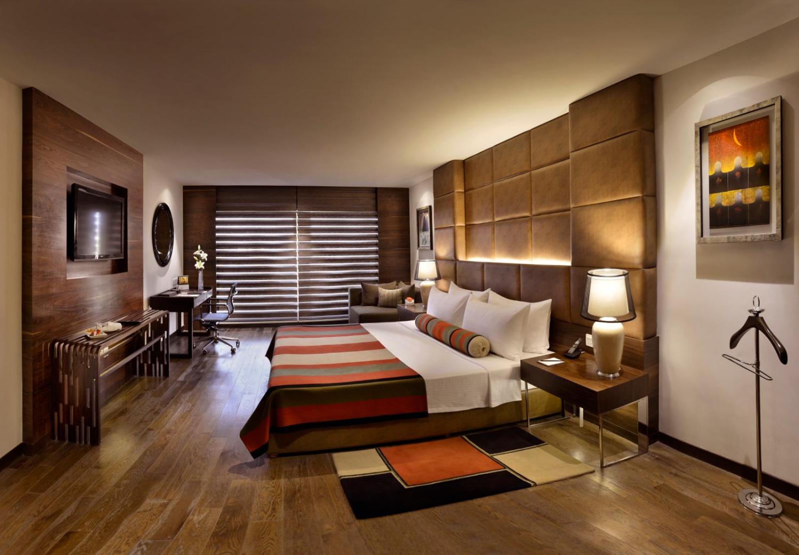 Deluxe King Room with 10% discount on F&SB, SPA & Laundry,Happy Hours deal offering 1+1 offer. Offer is available from 6:00 PM till 8:00 PM at The Circle Bar
