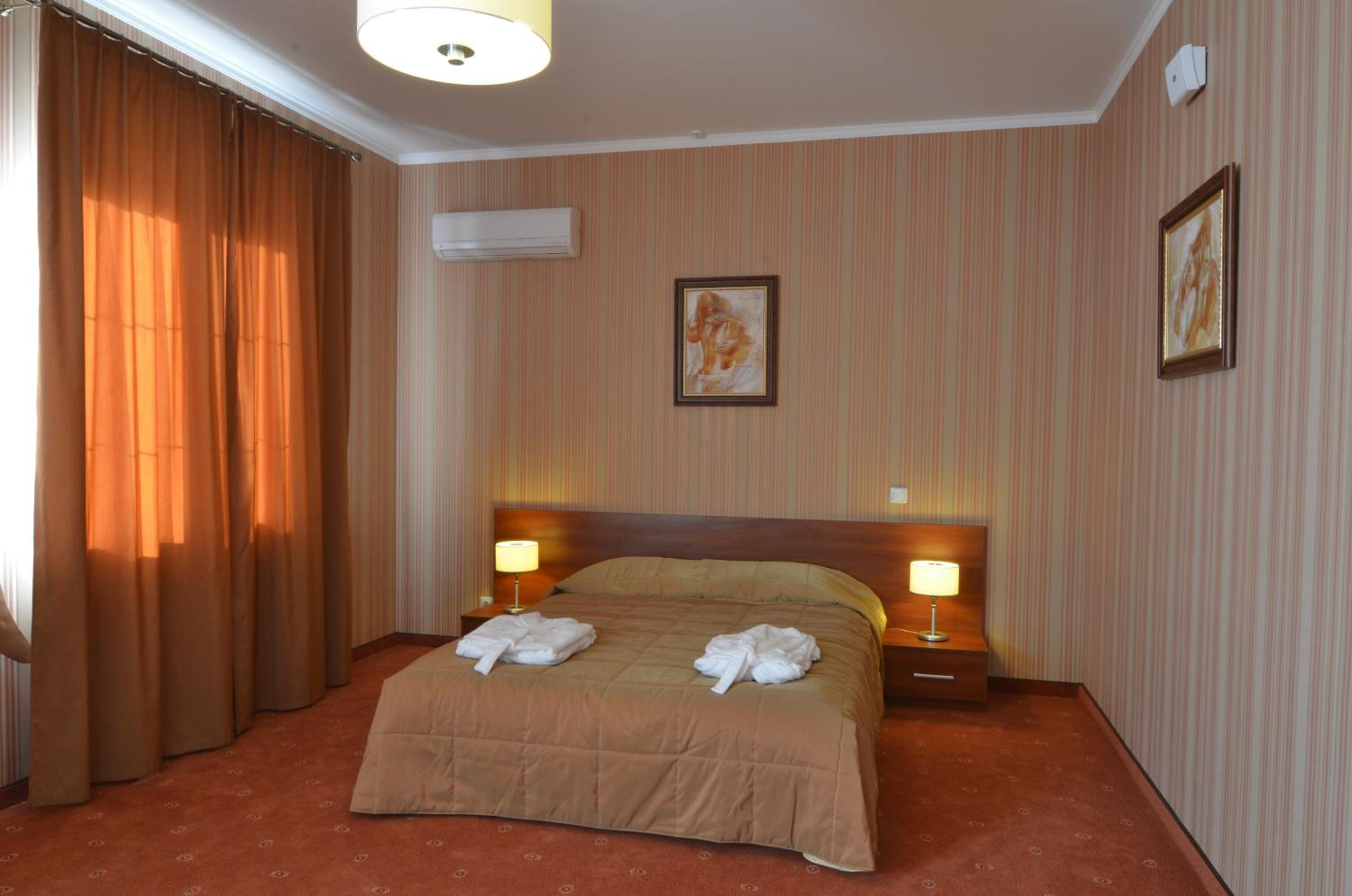 Standard Double Room photo 3