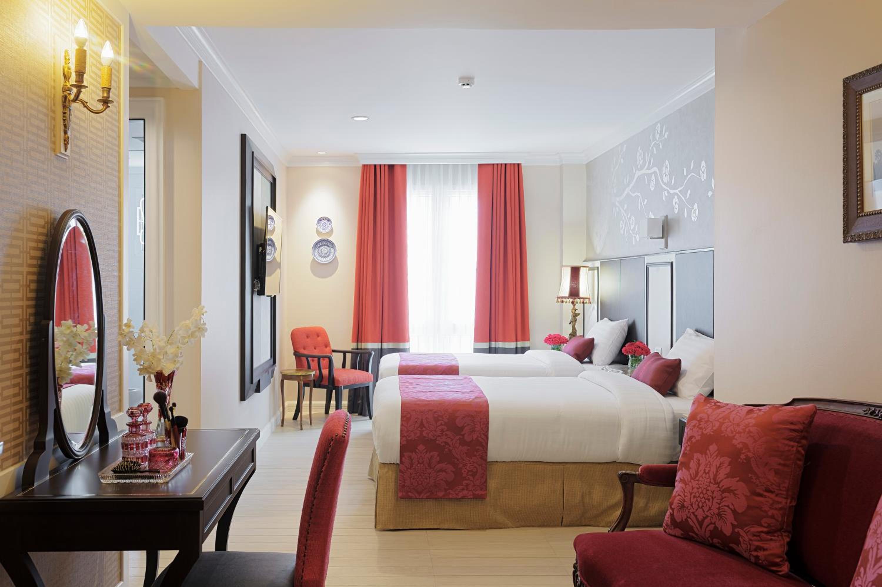 Grand Deluxe Twin Room