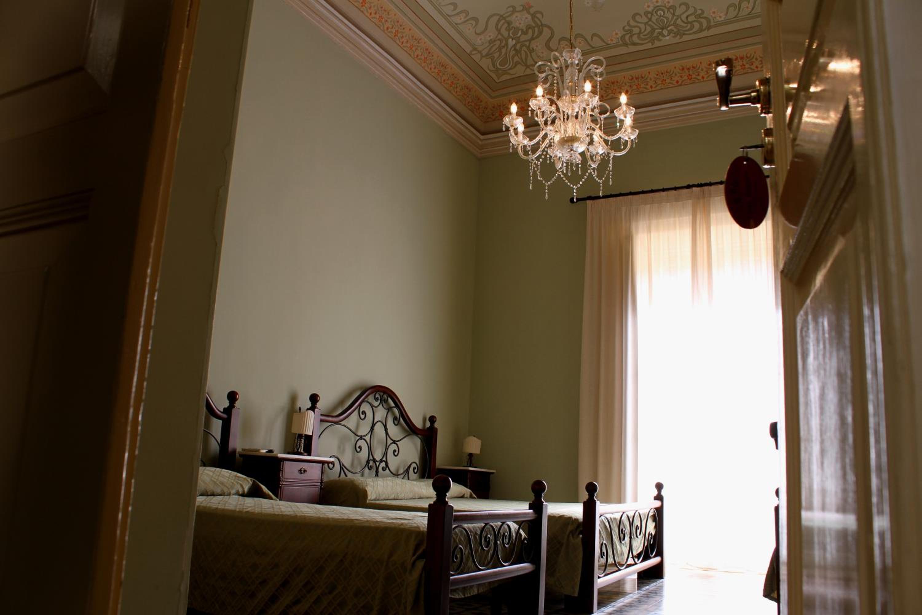 Triple Room with Balcony - Photo 1