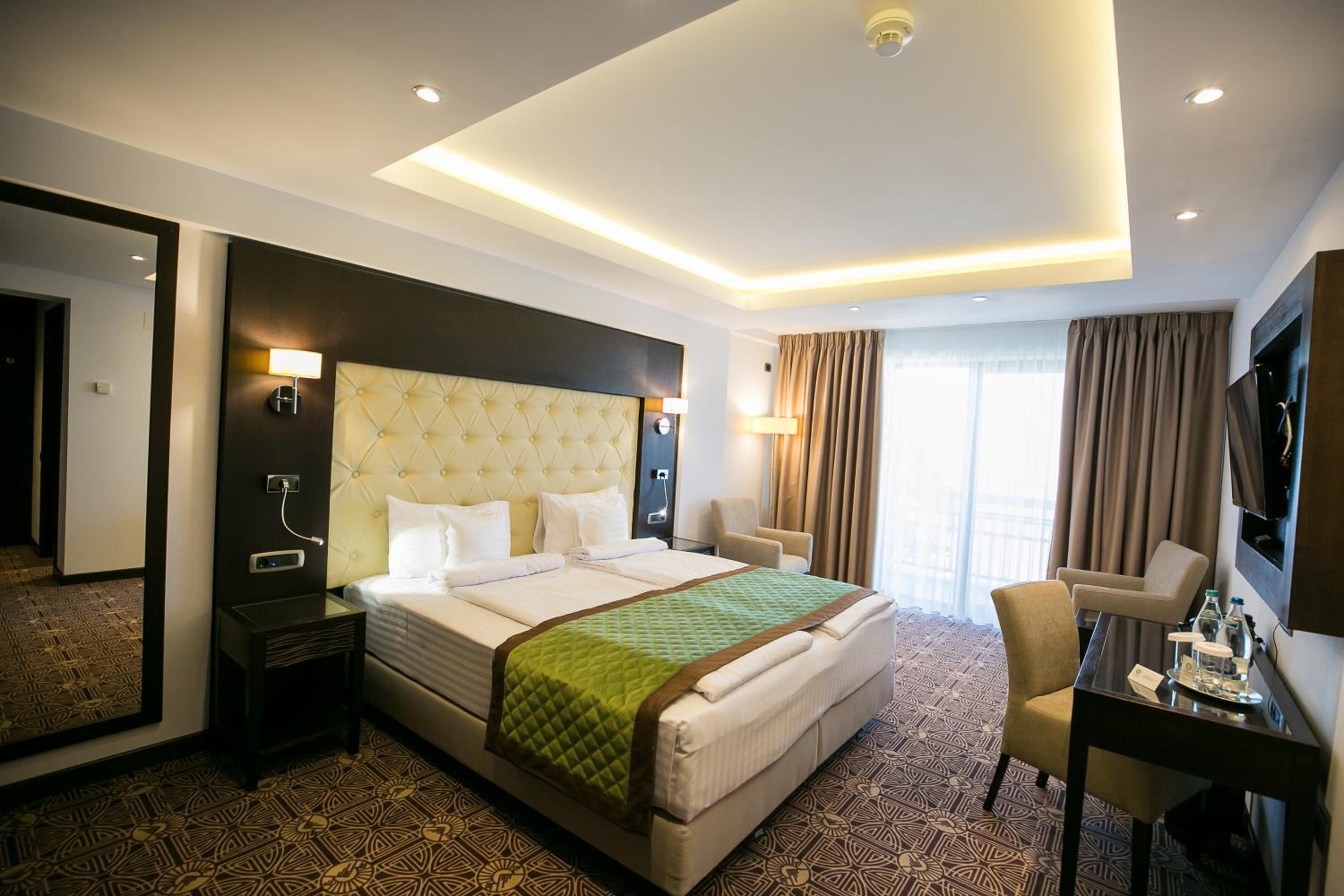 Superior Double or Twin Room - Photo 7