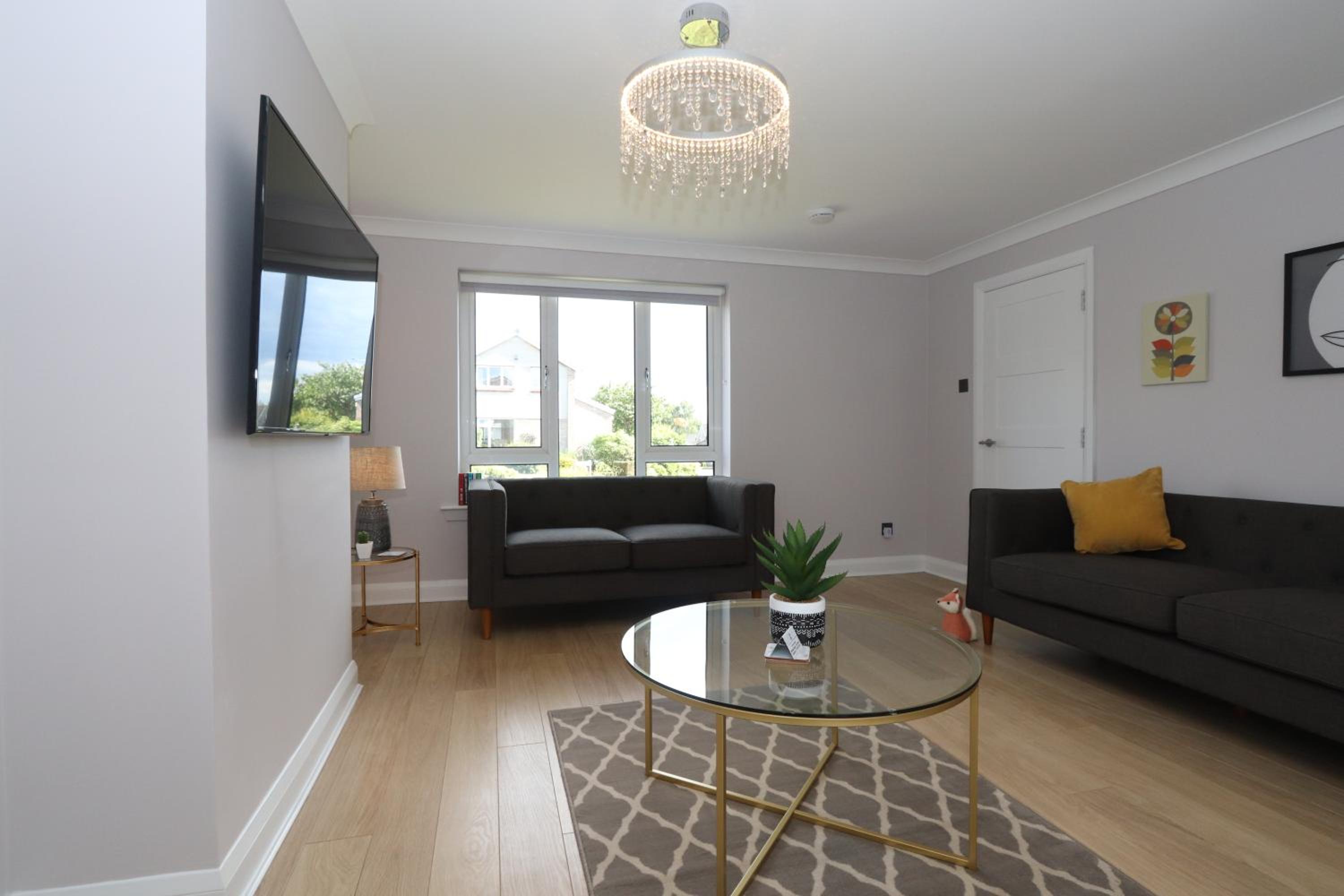 Three-Bedroom House photo 1