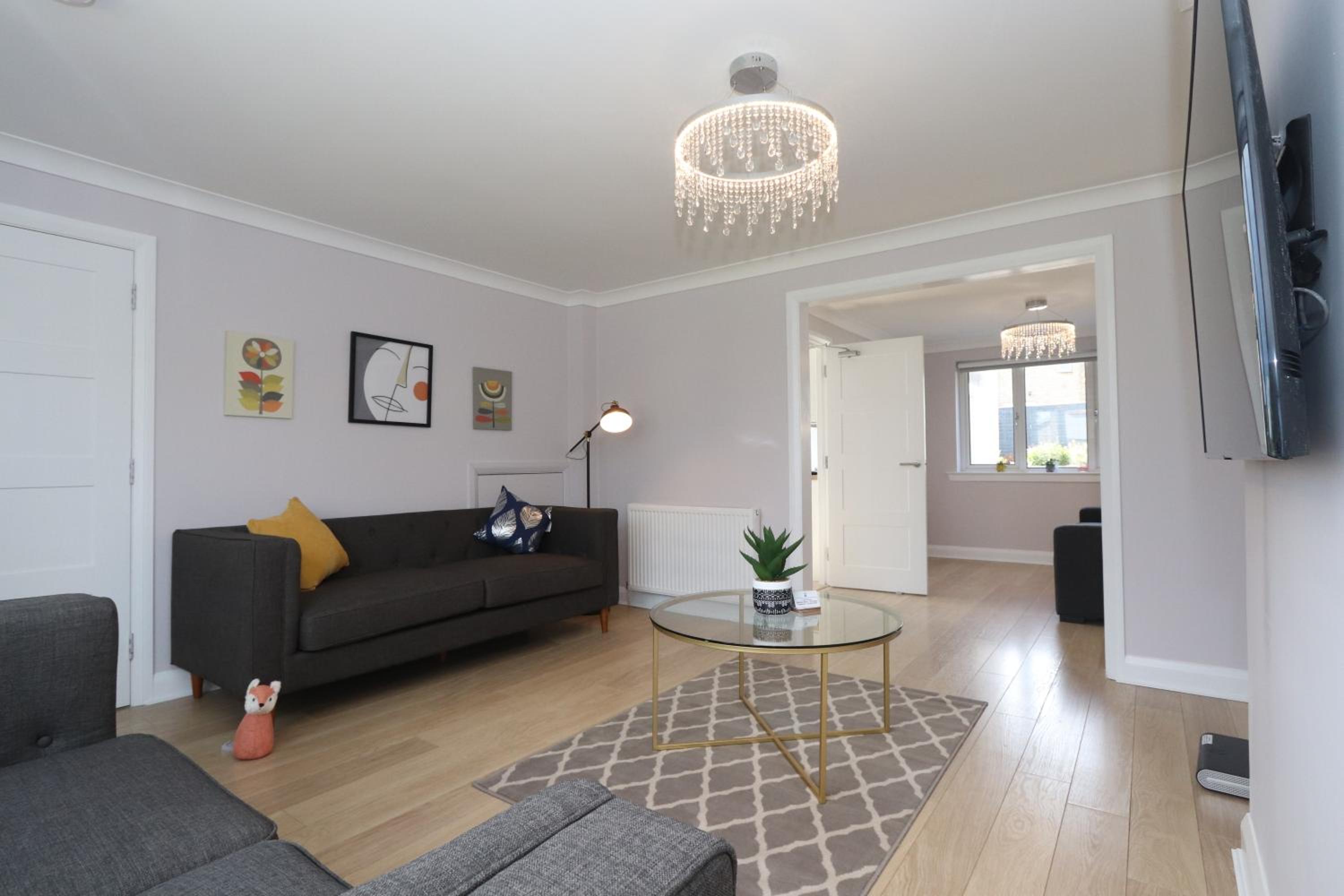 Three-Bedroom House photo 2
