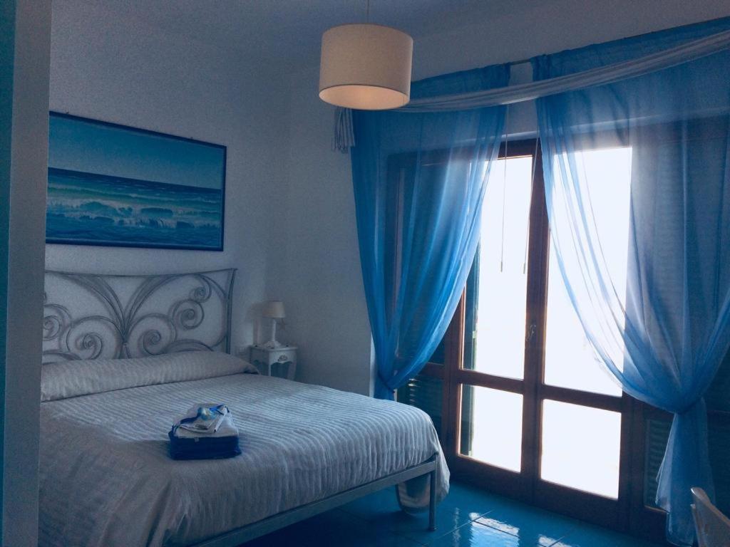 Deluxe Double Room with Balcony and Sea View photo 1