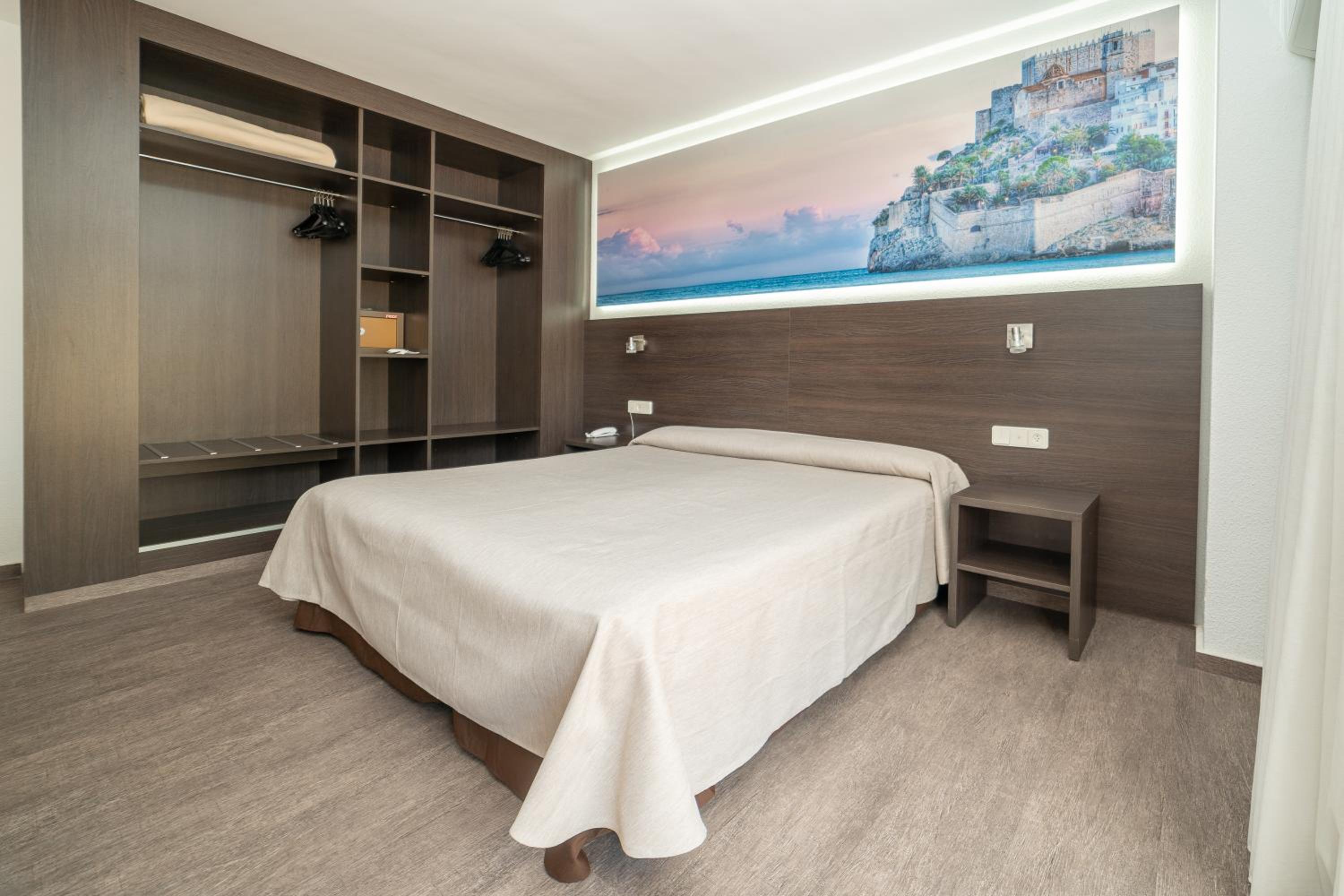 Double or Twin Room photo 3