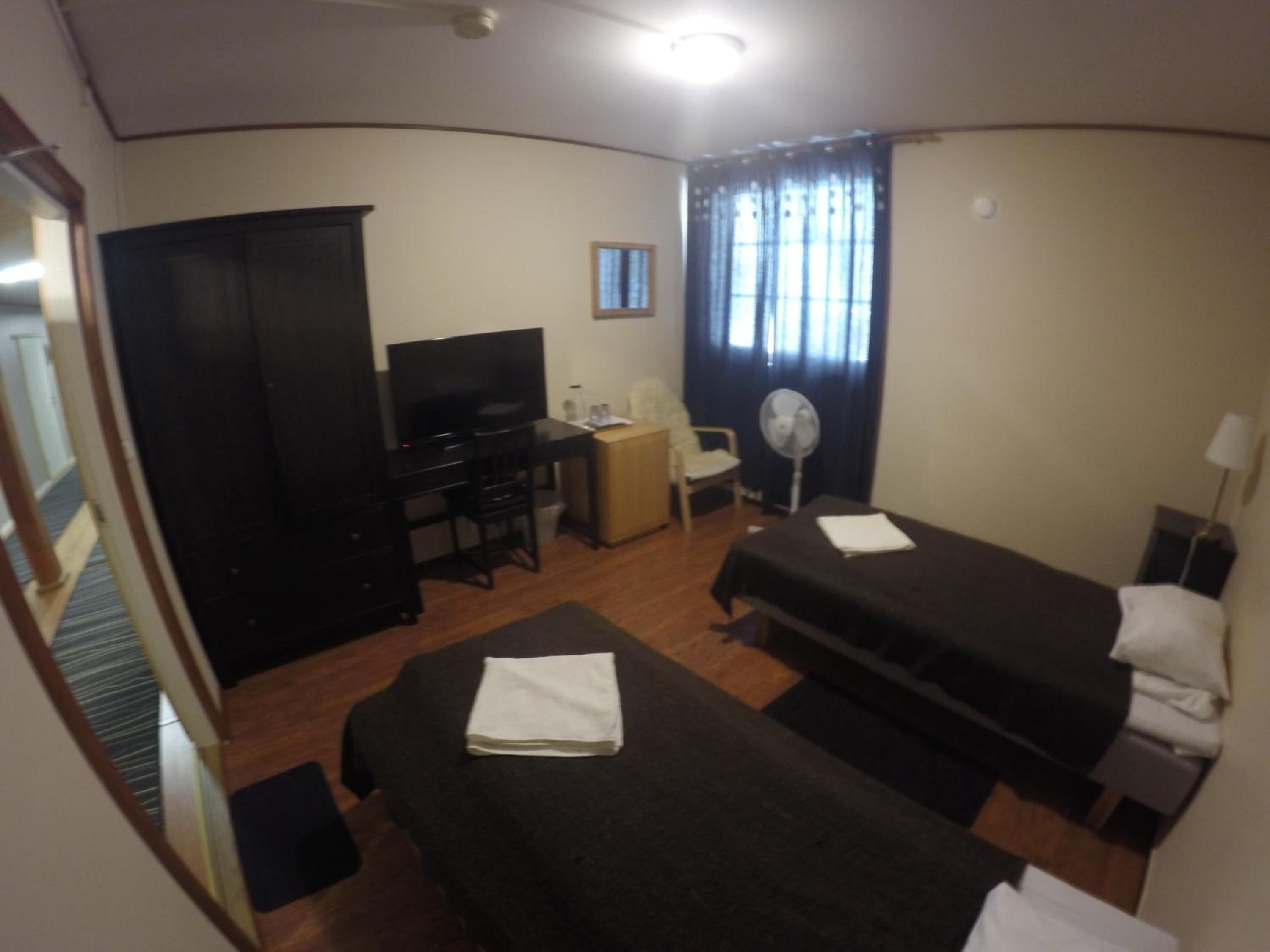 Twin Room with Shared Bathroom photo 2
