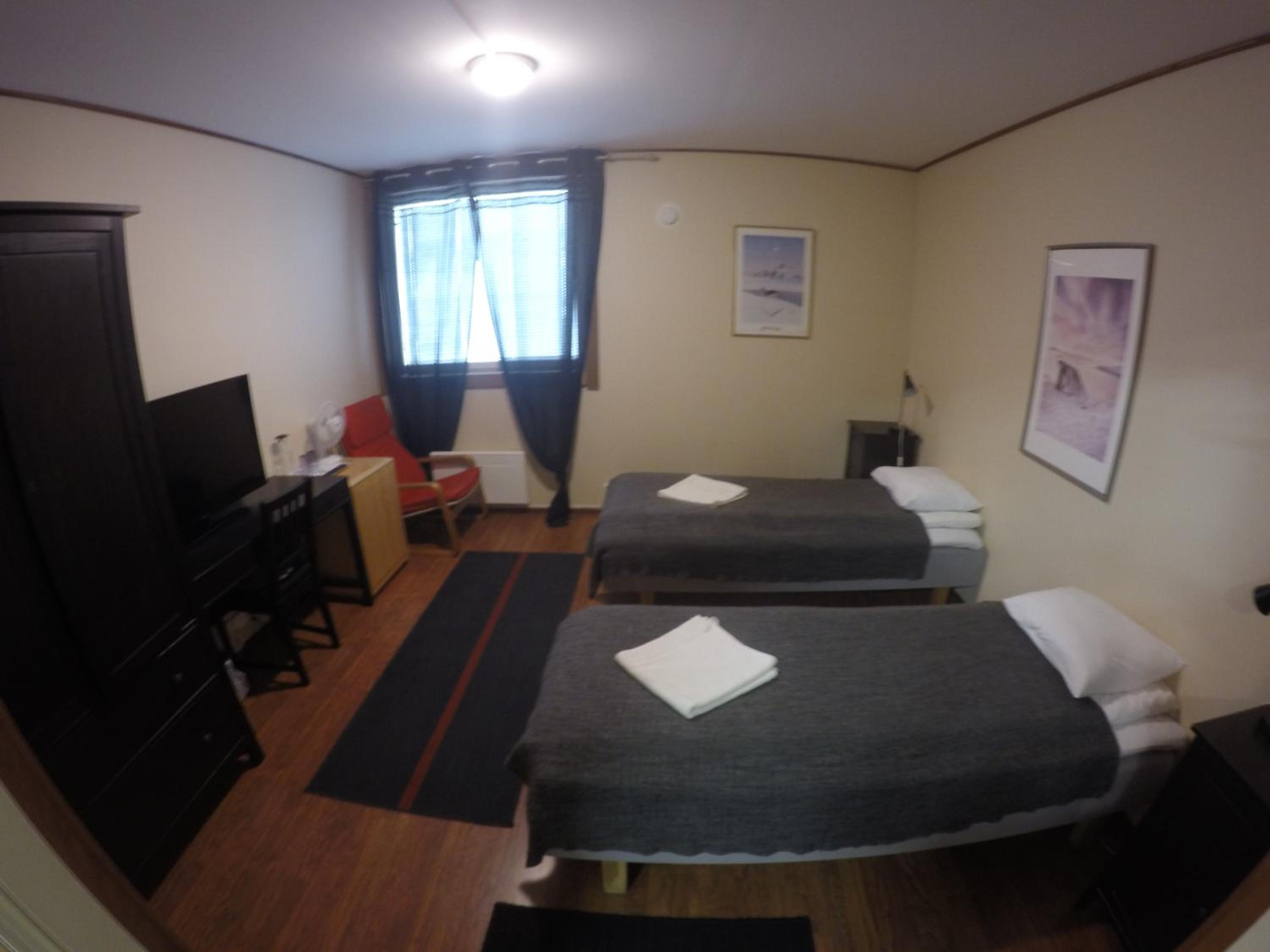 Twin Room with Shared Bathroom photo 3