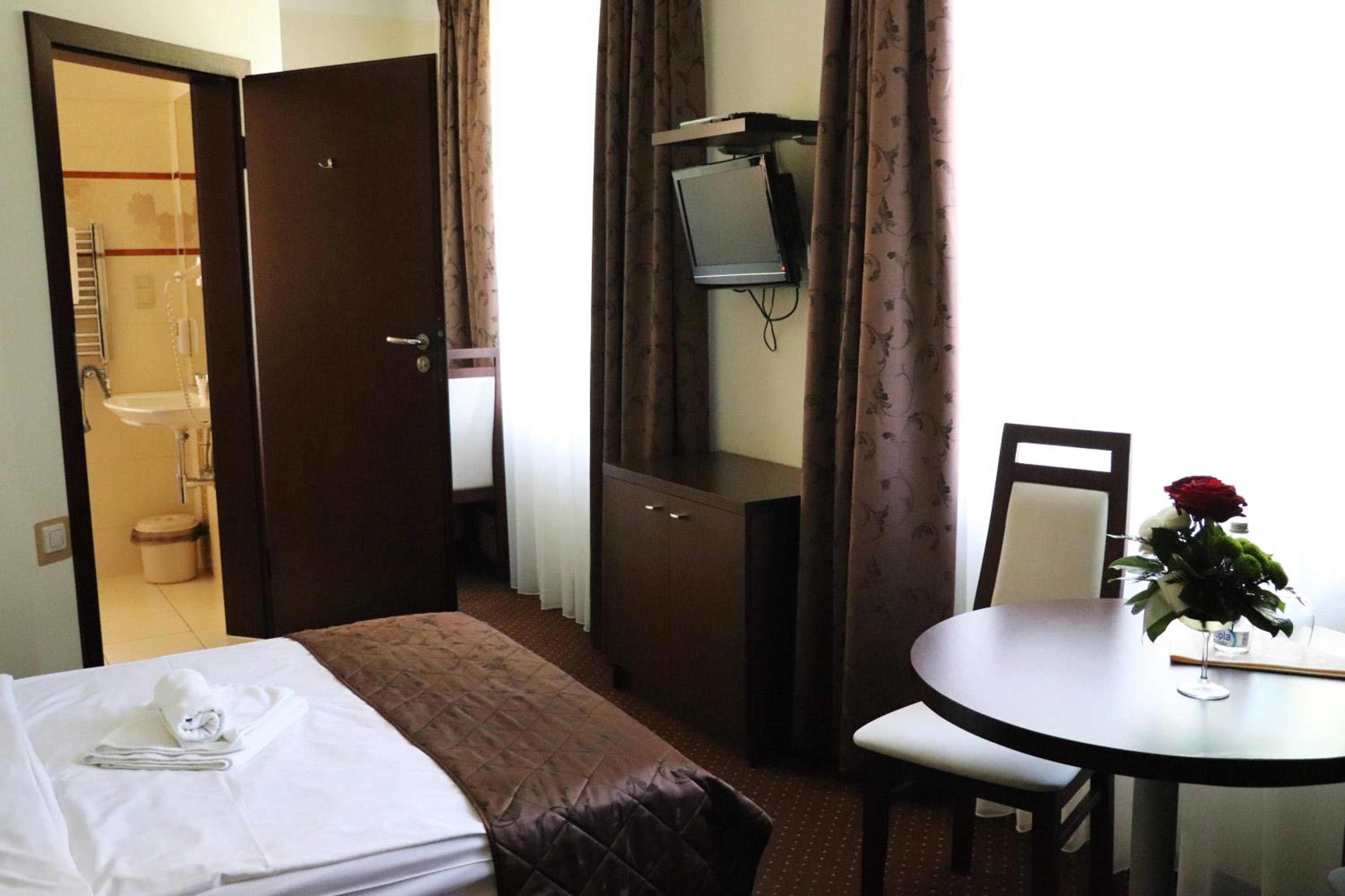 Standard Double Room photo 3
