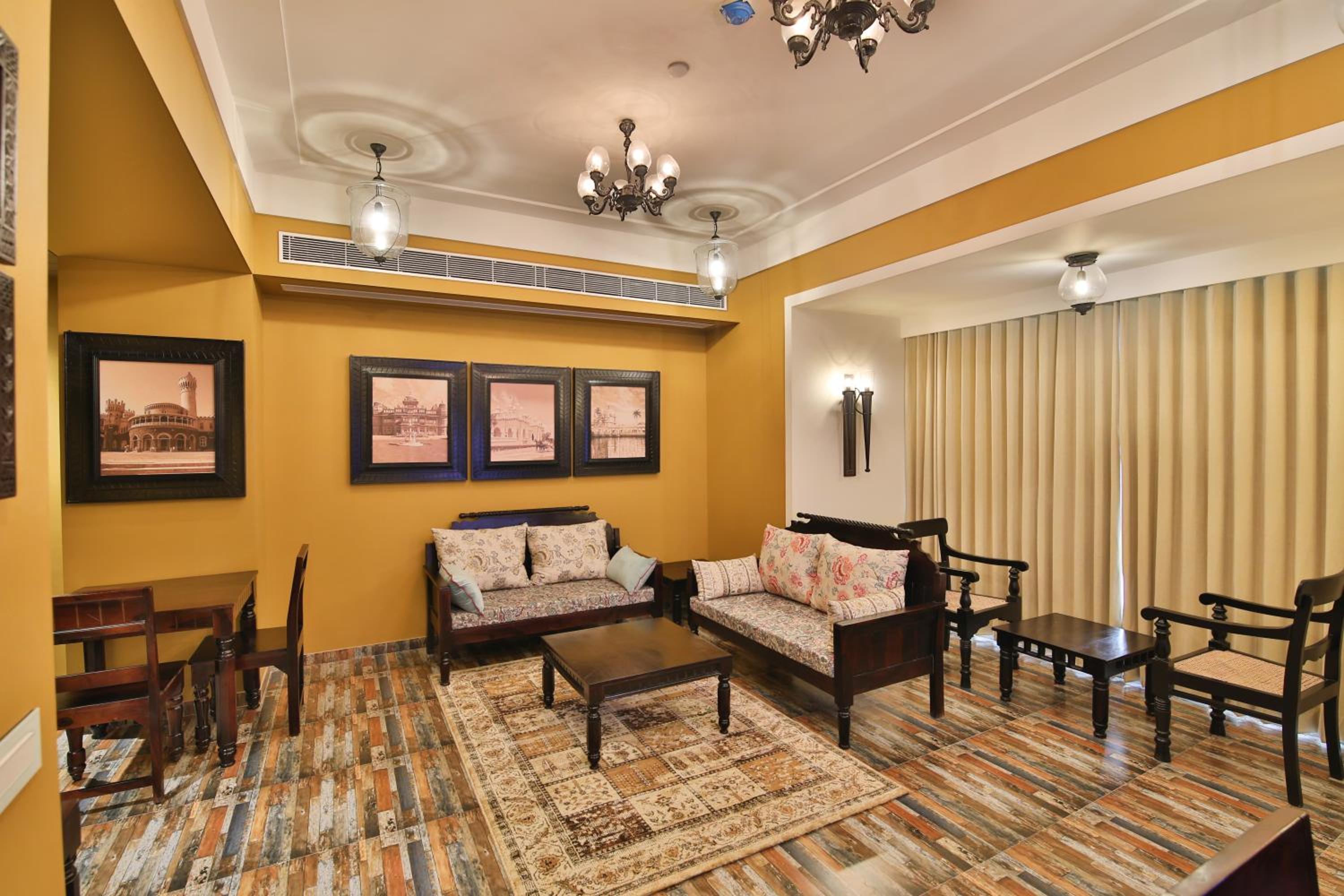 Suite Room - Photo 4