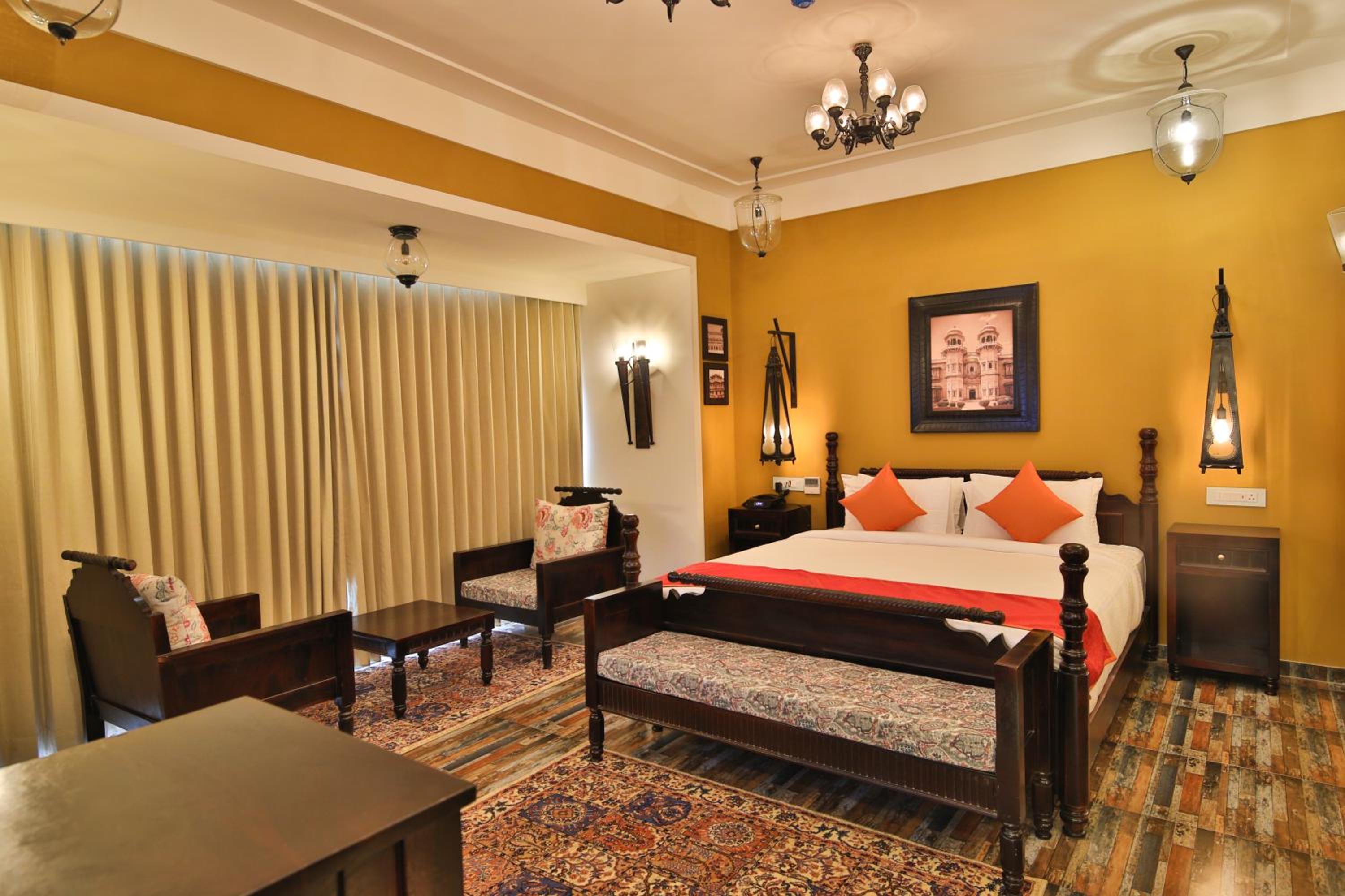 Suite Room - Photo 1