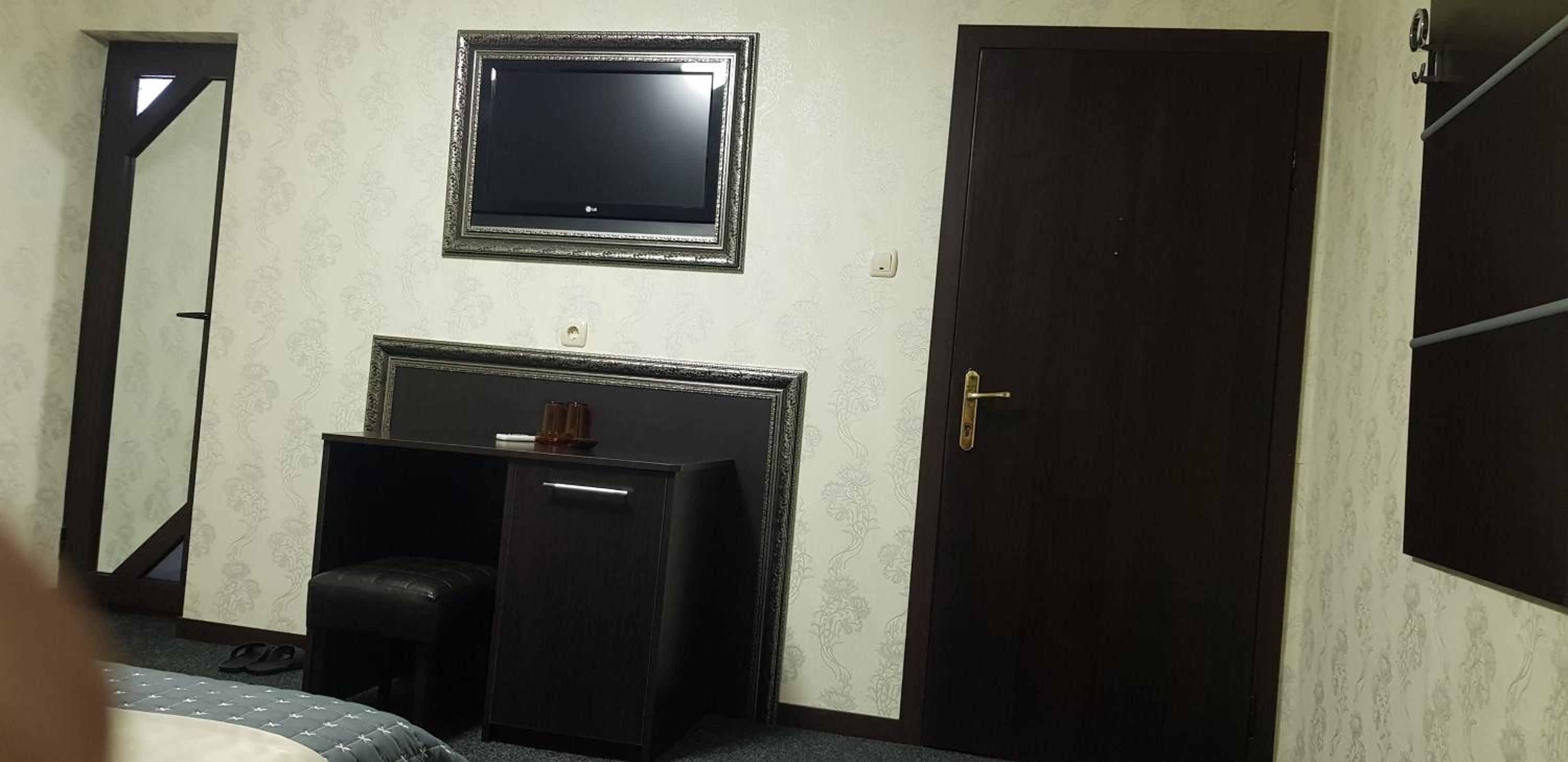 Double Room with Two Double Beds photo 2