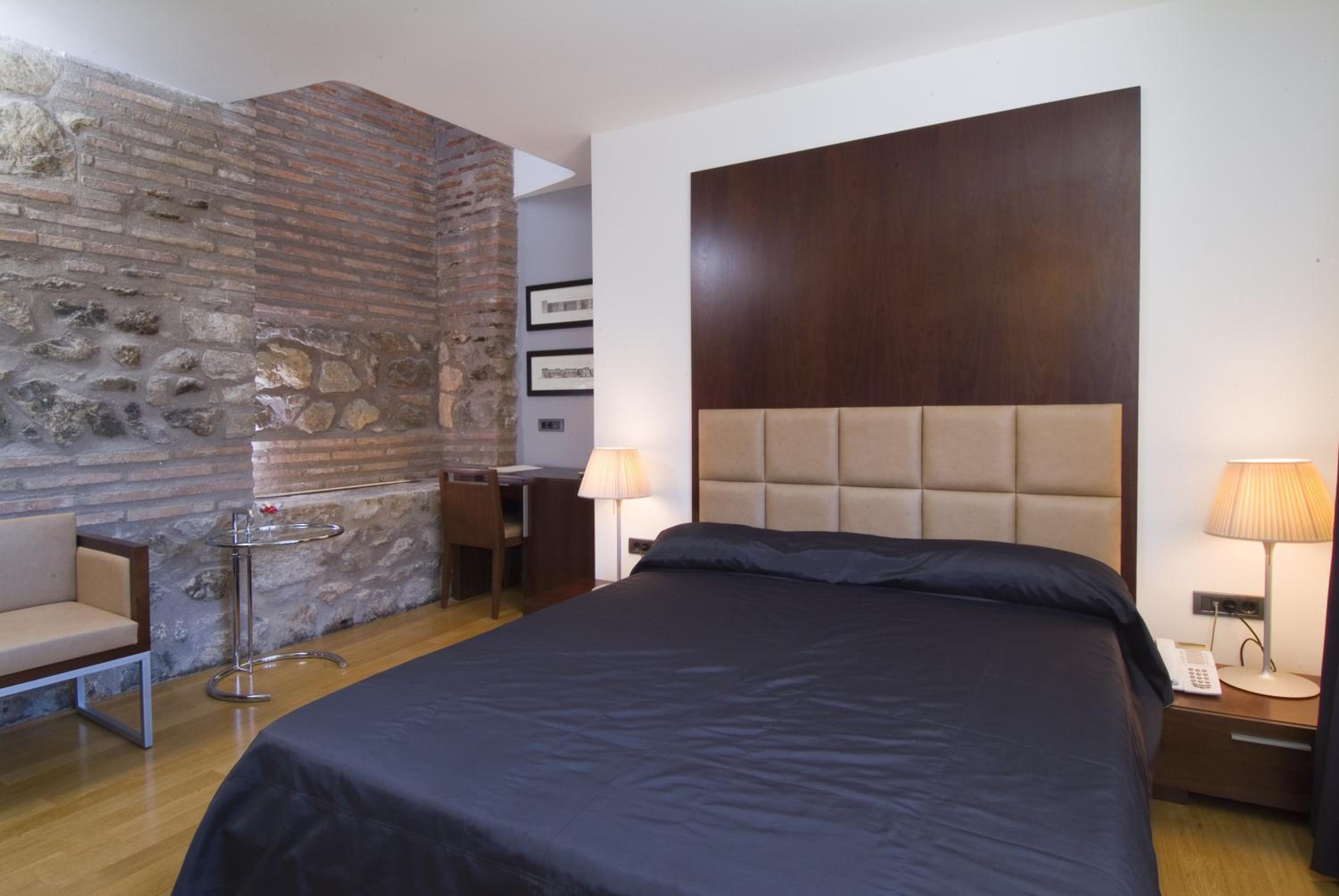 Superior Double or Twin Room - Main Building photo 1