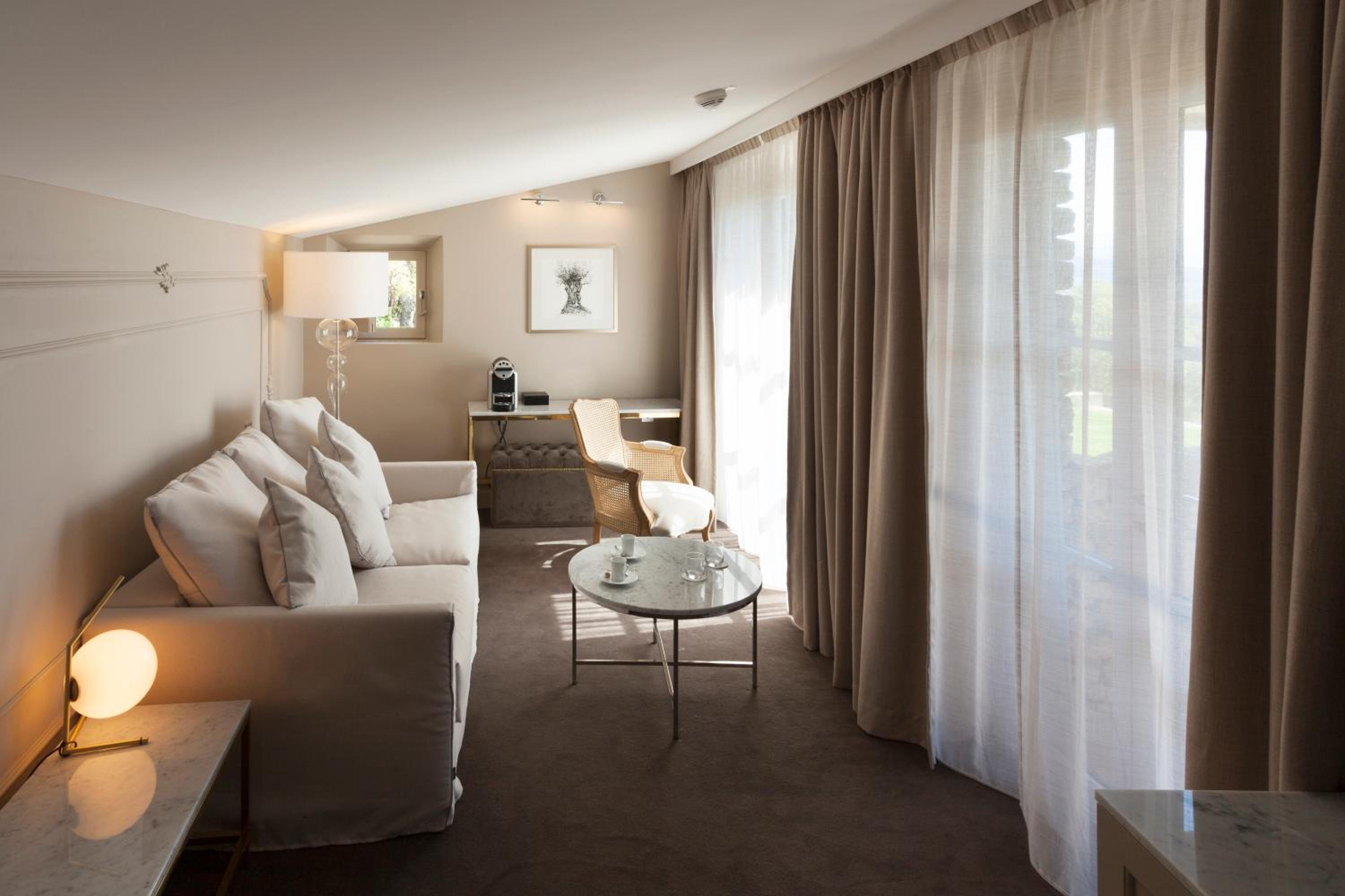 Junior Suite - Photo 1