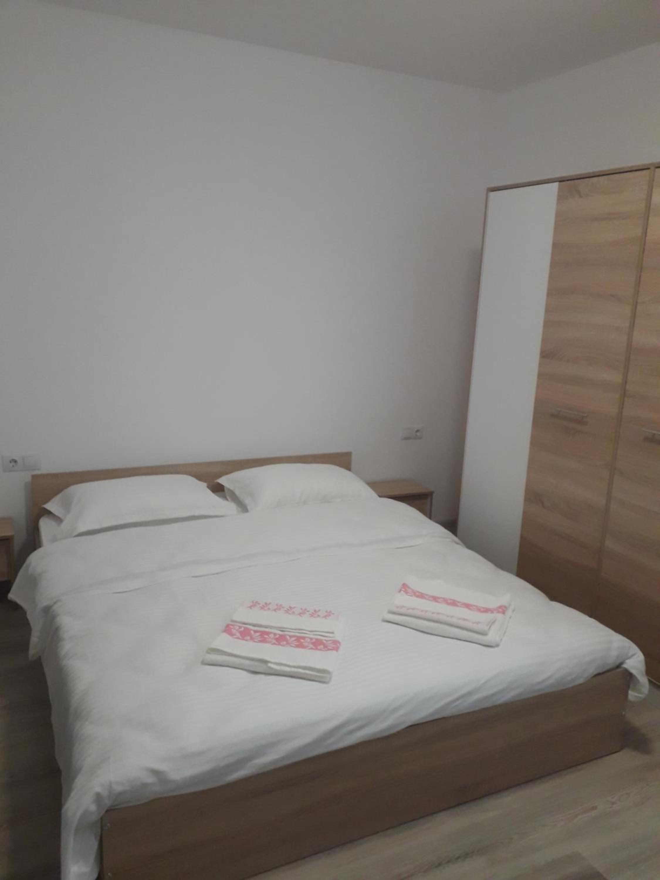 Deluxe Room (2 Adults + 1 Child) - Photo 1