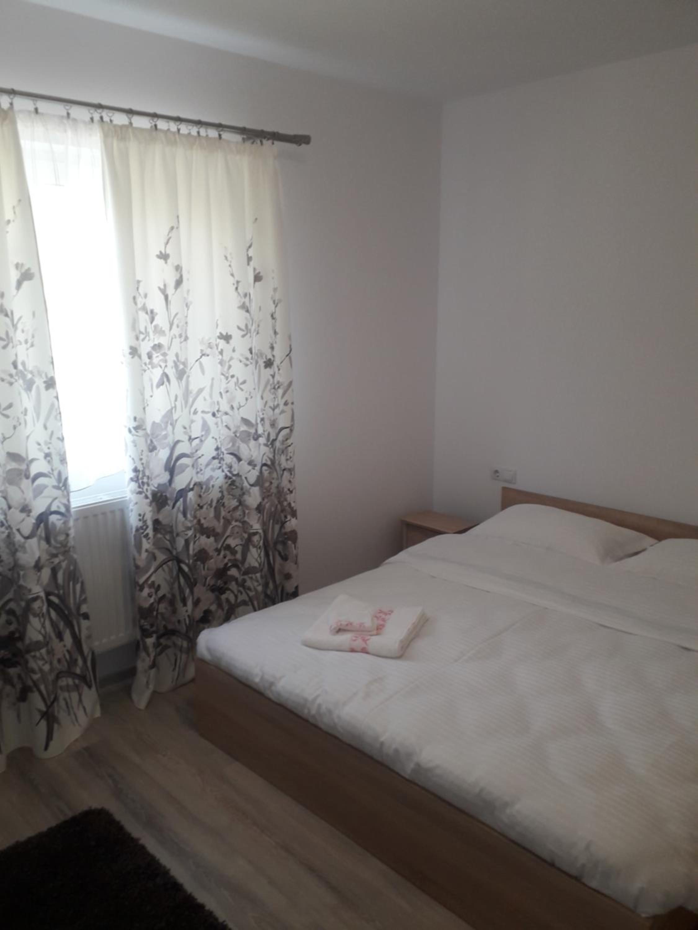Deluxe Double or Twin Room - Photo 11
