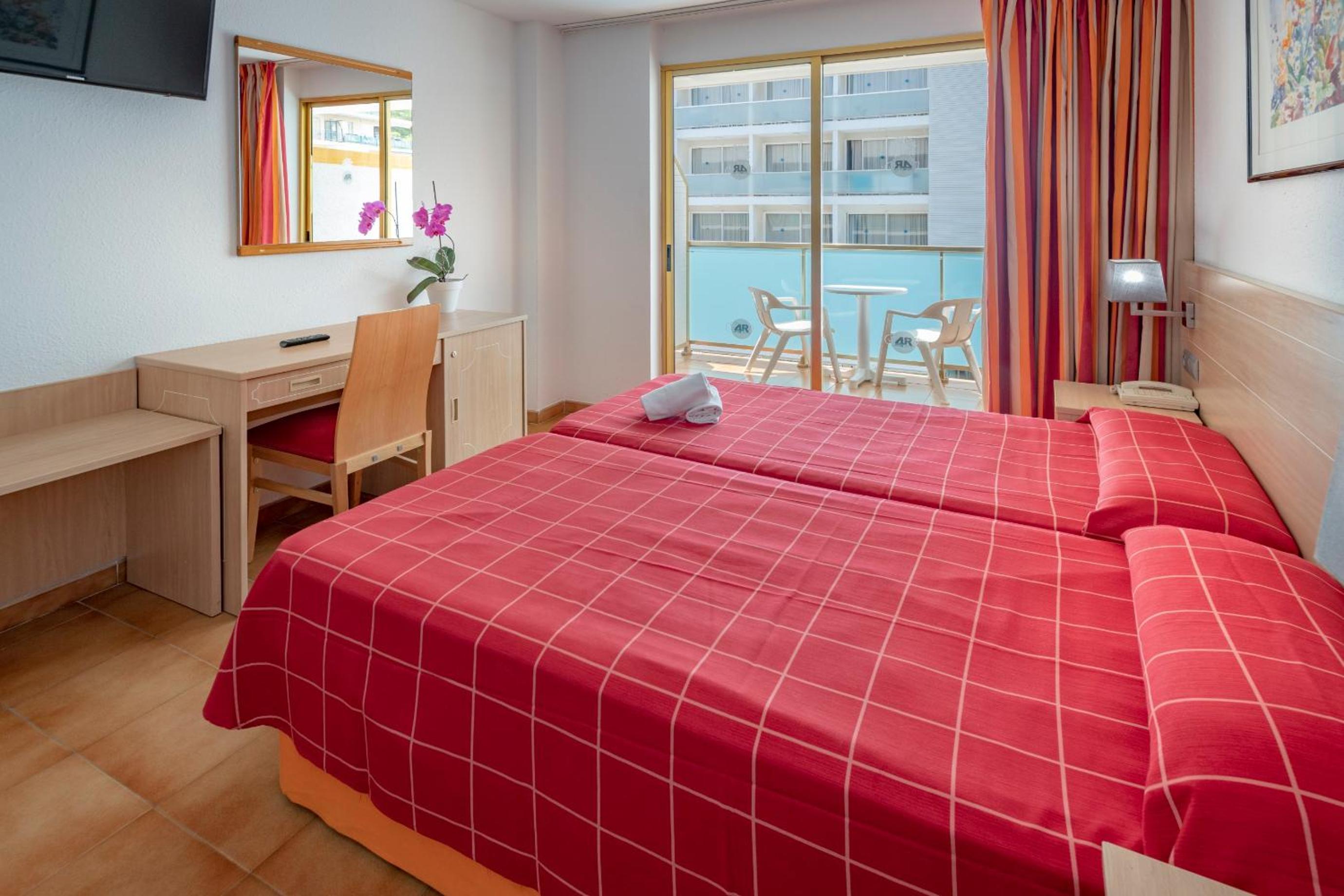 Standard Double Room (2 Adults) - Photo 3