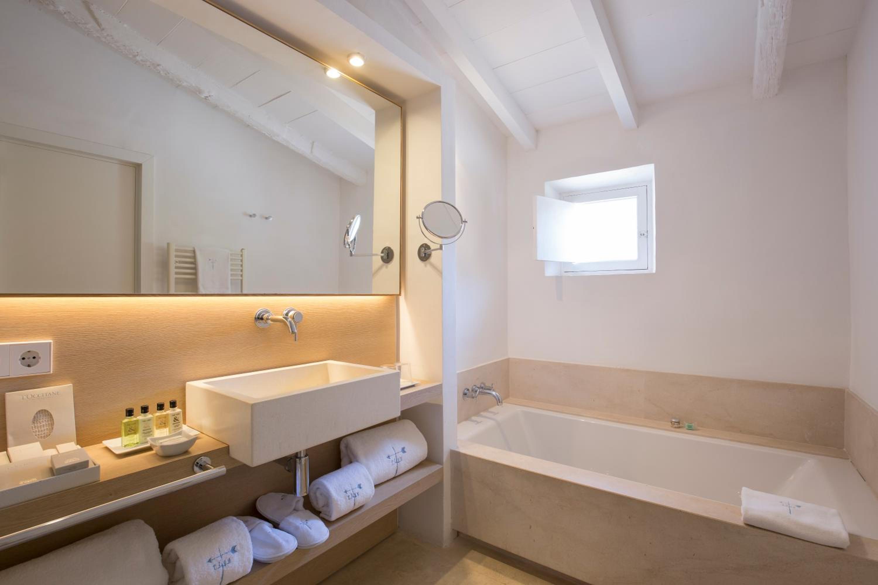 Double Room with Terrace - Photo 3