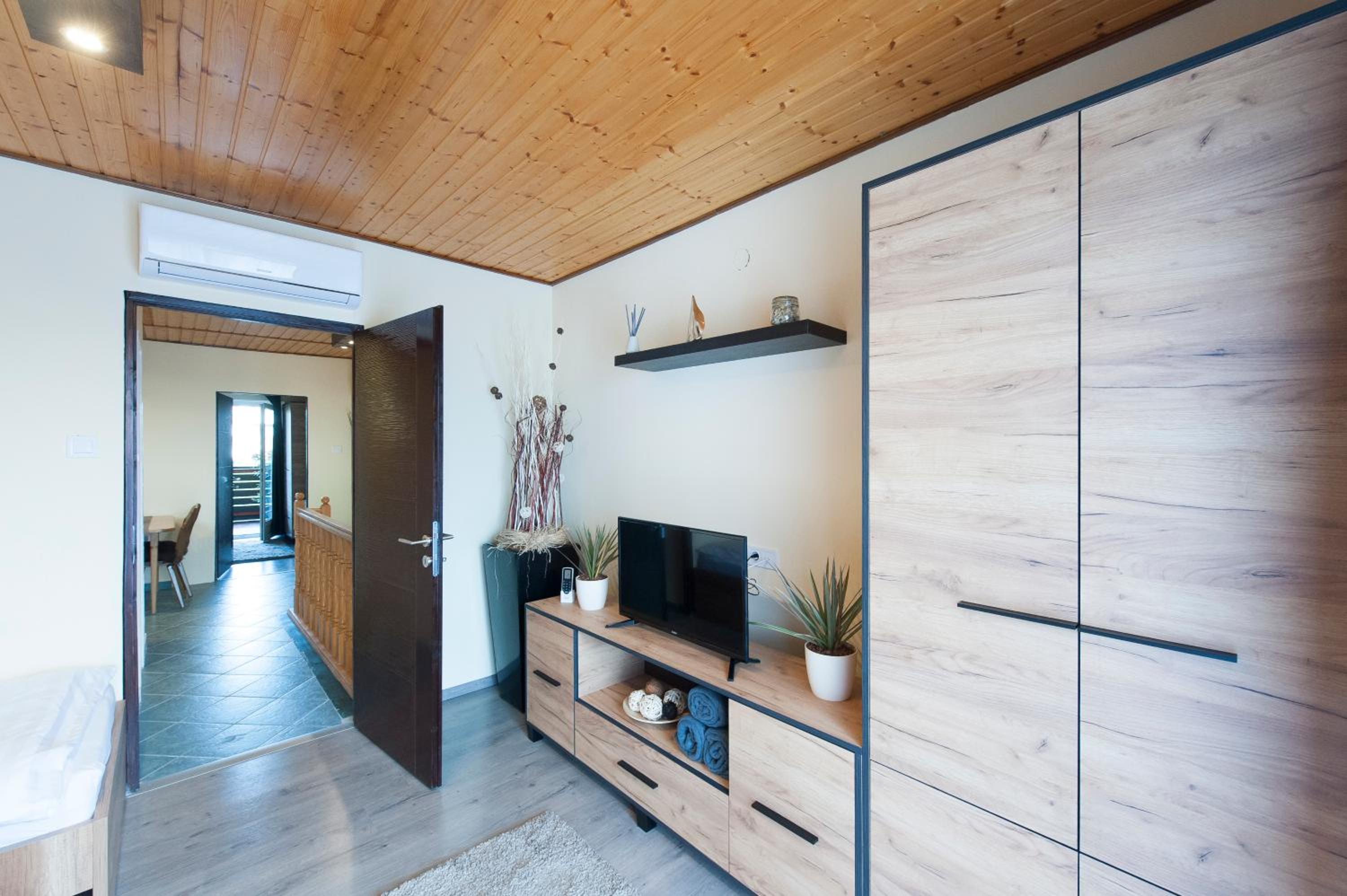 Two-Bedroom Apartment - Photo 6
