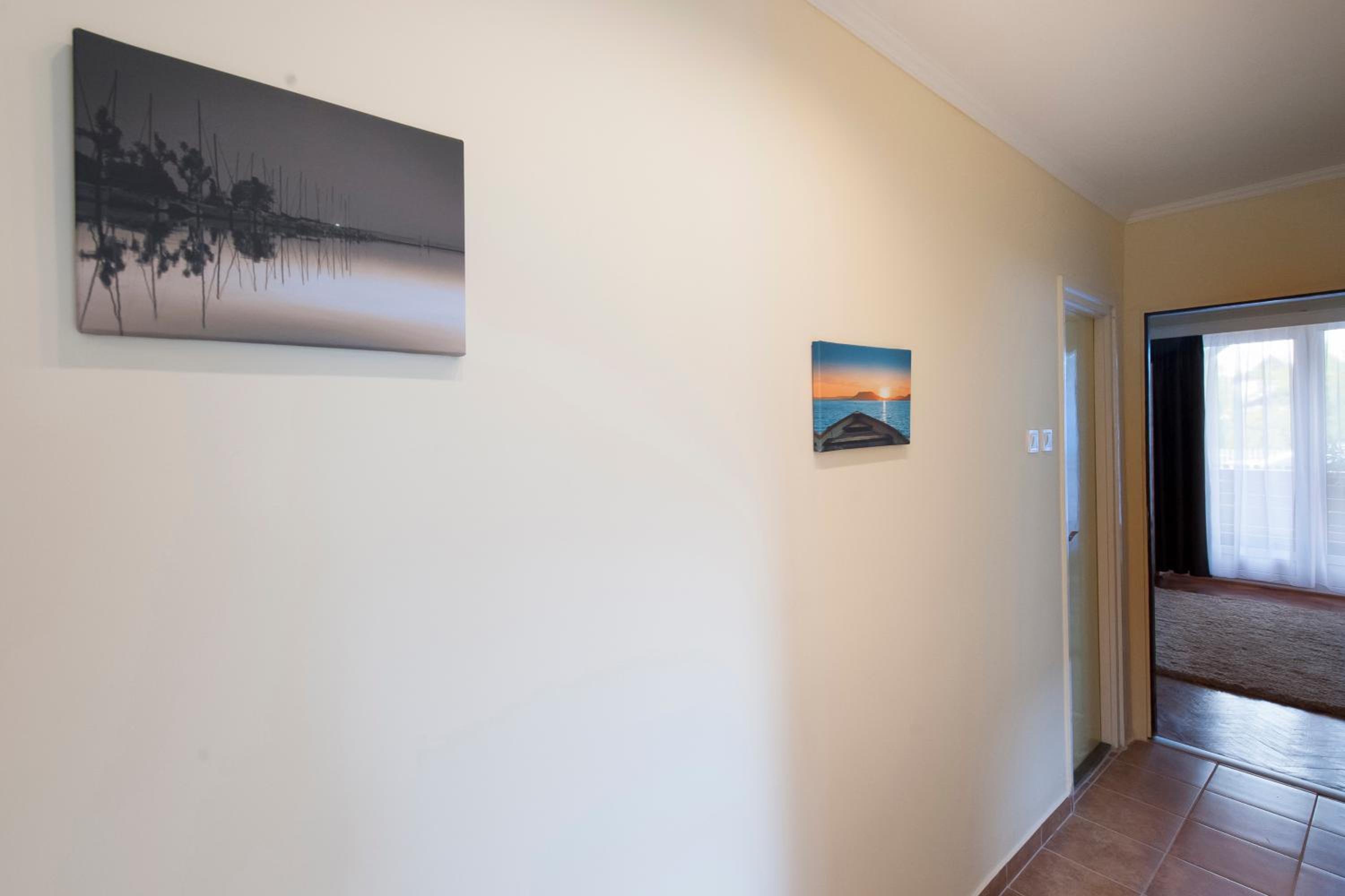 One-Bedroom Apartment - Photo 10