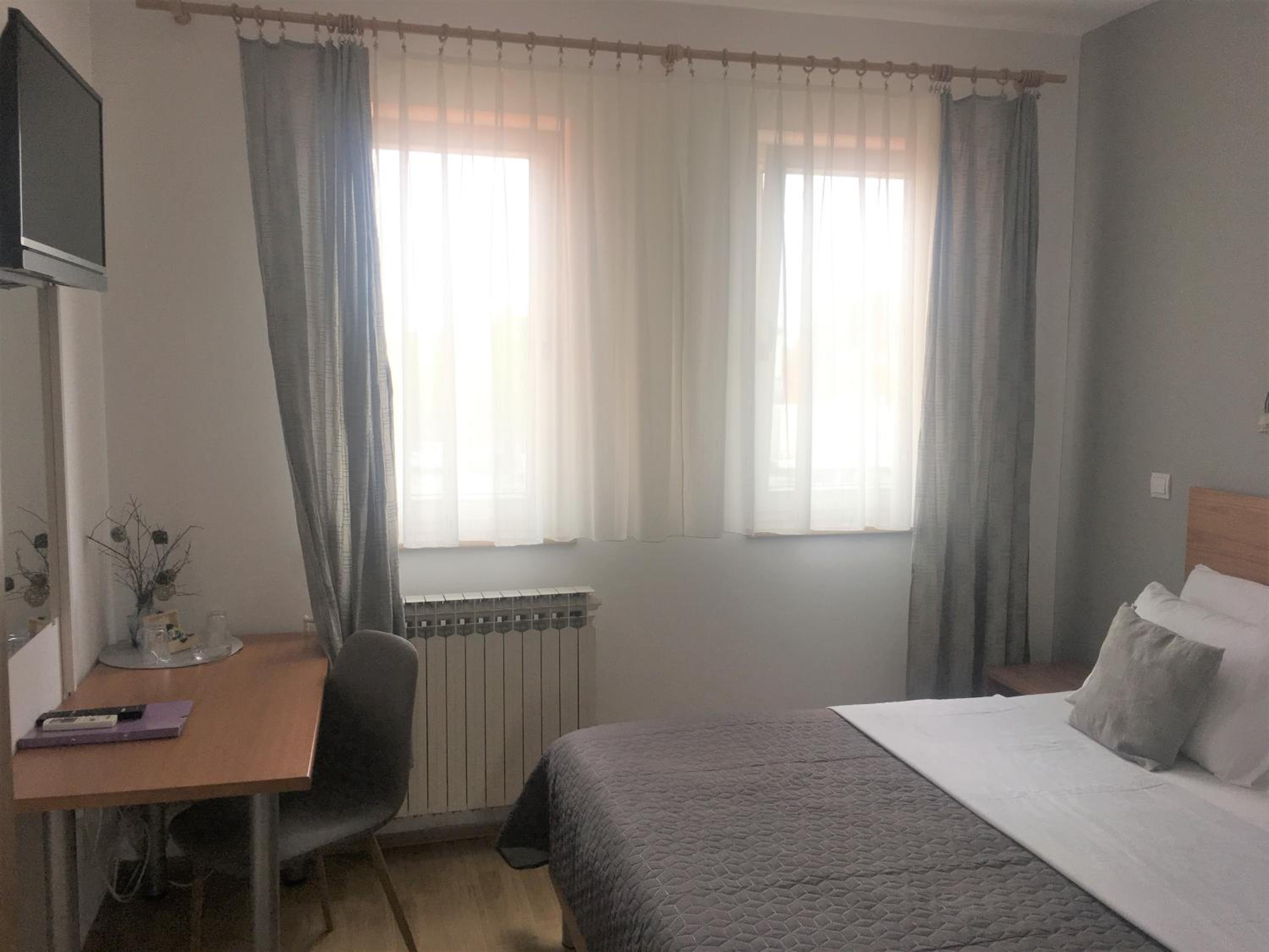 Quadruple Room with Private Bathroom photo 3