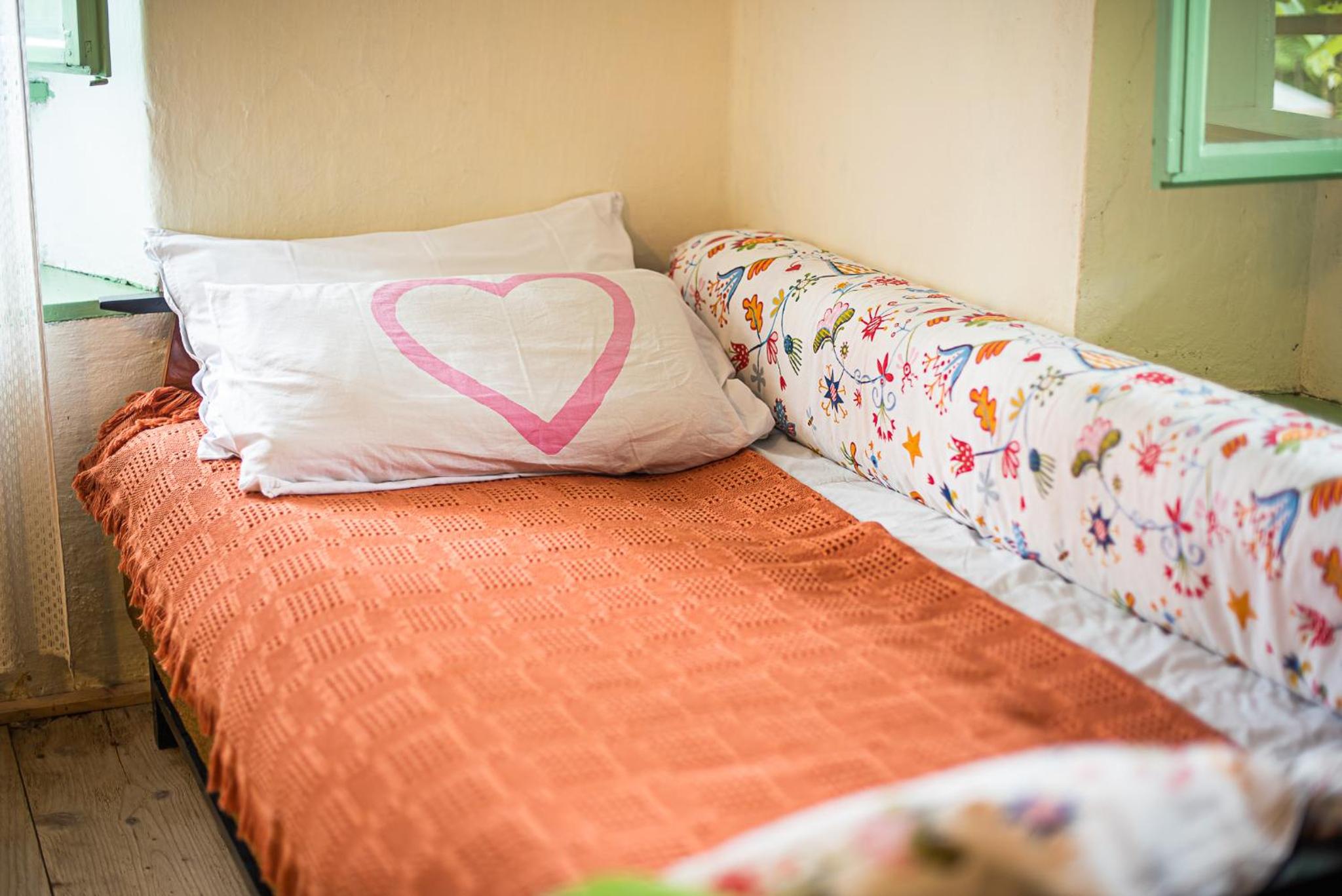 Two-Bedroom House - Photo 26