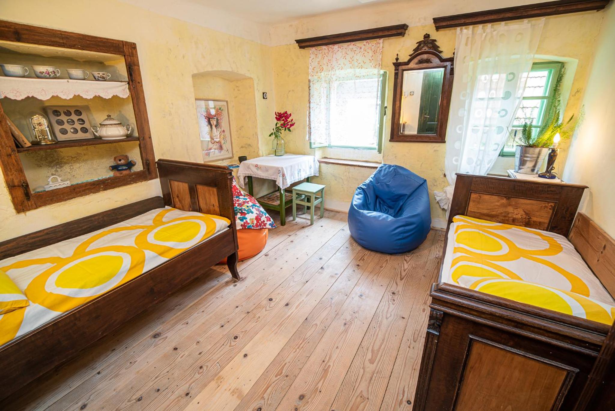 Two-Bedroom House - Photo 23