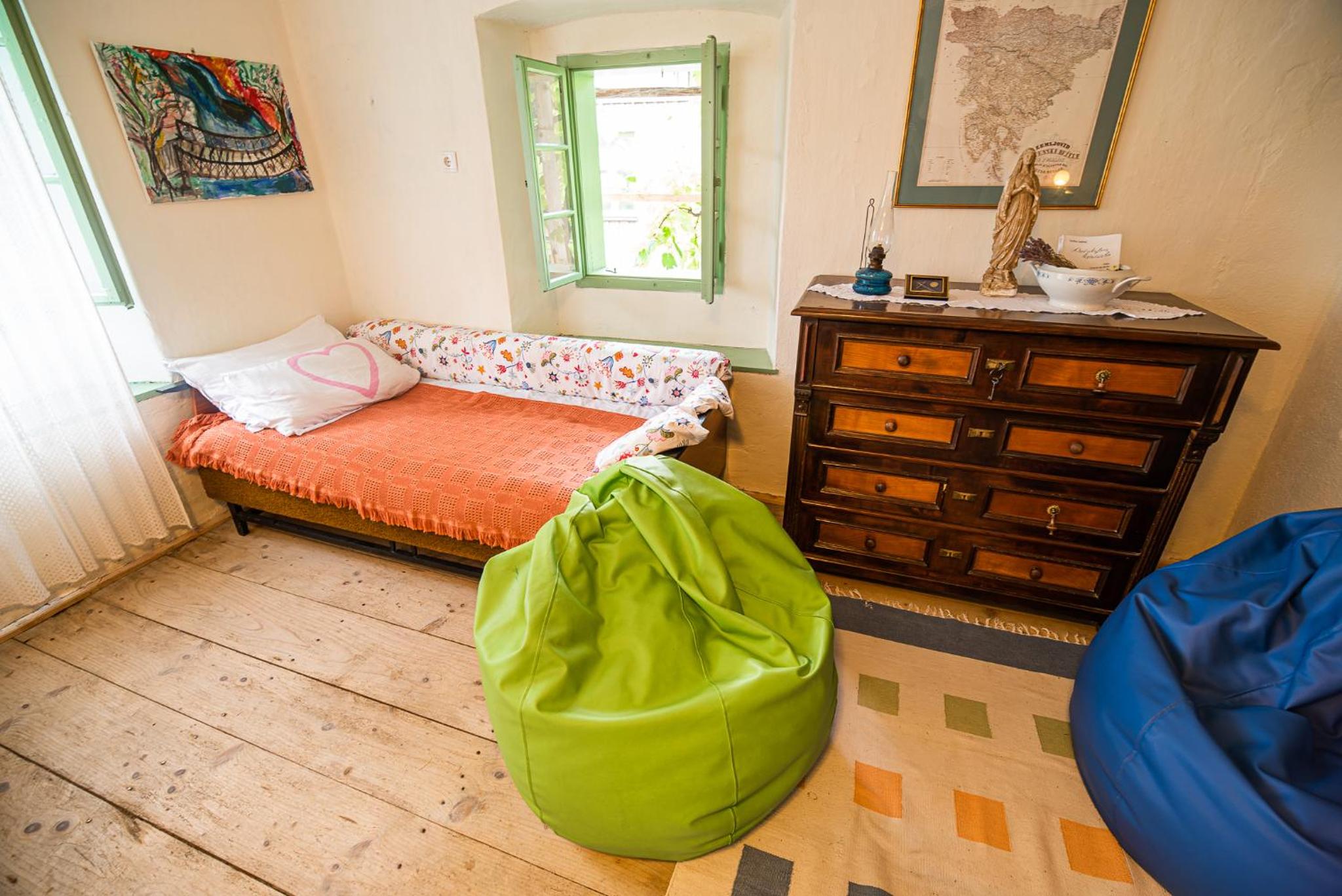 Two-Bedroom House - Photo 25