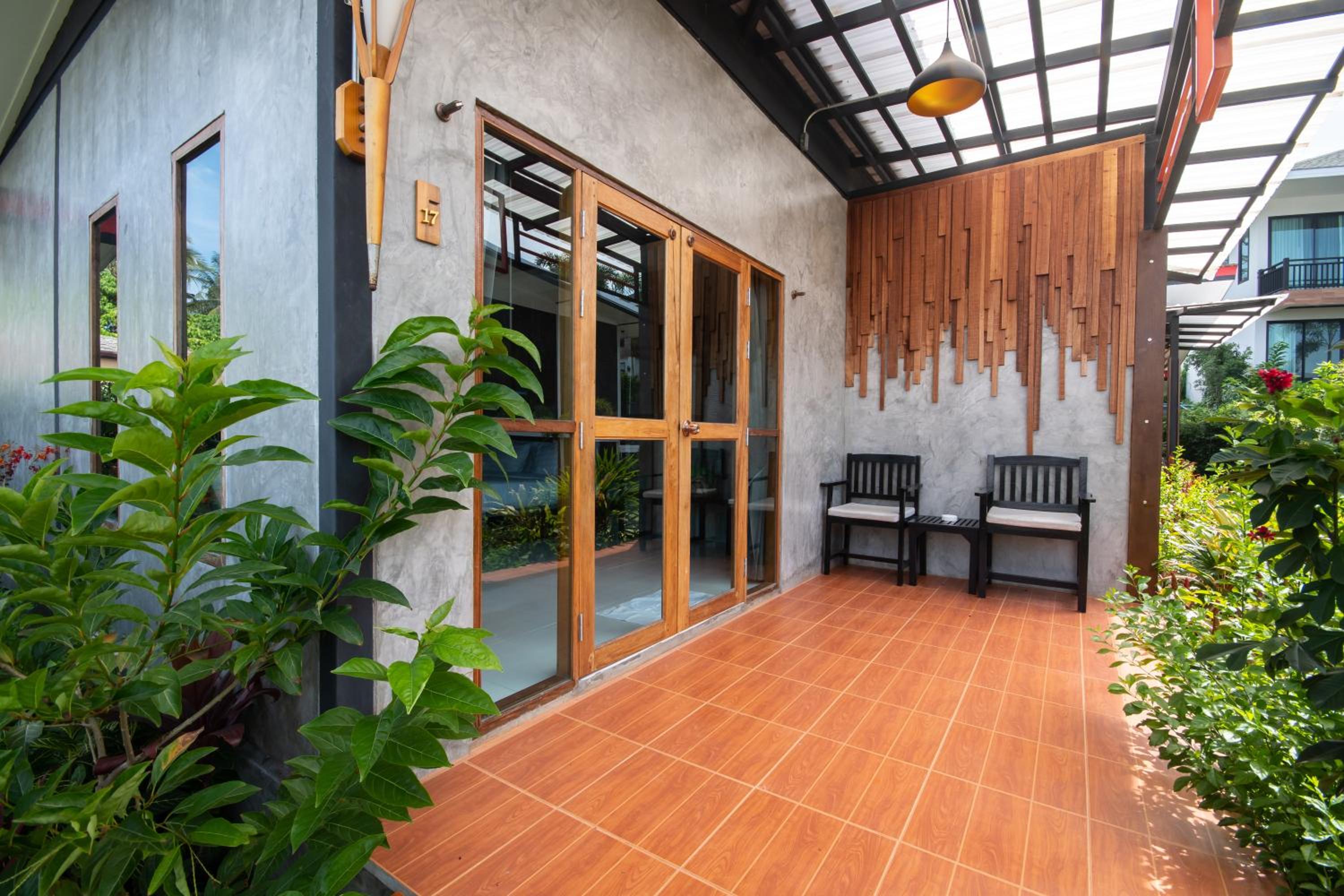 Double or Twin Room with Pool View - Photo 11