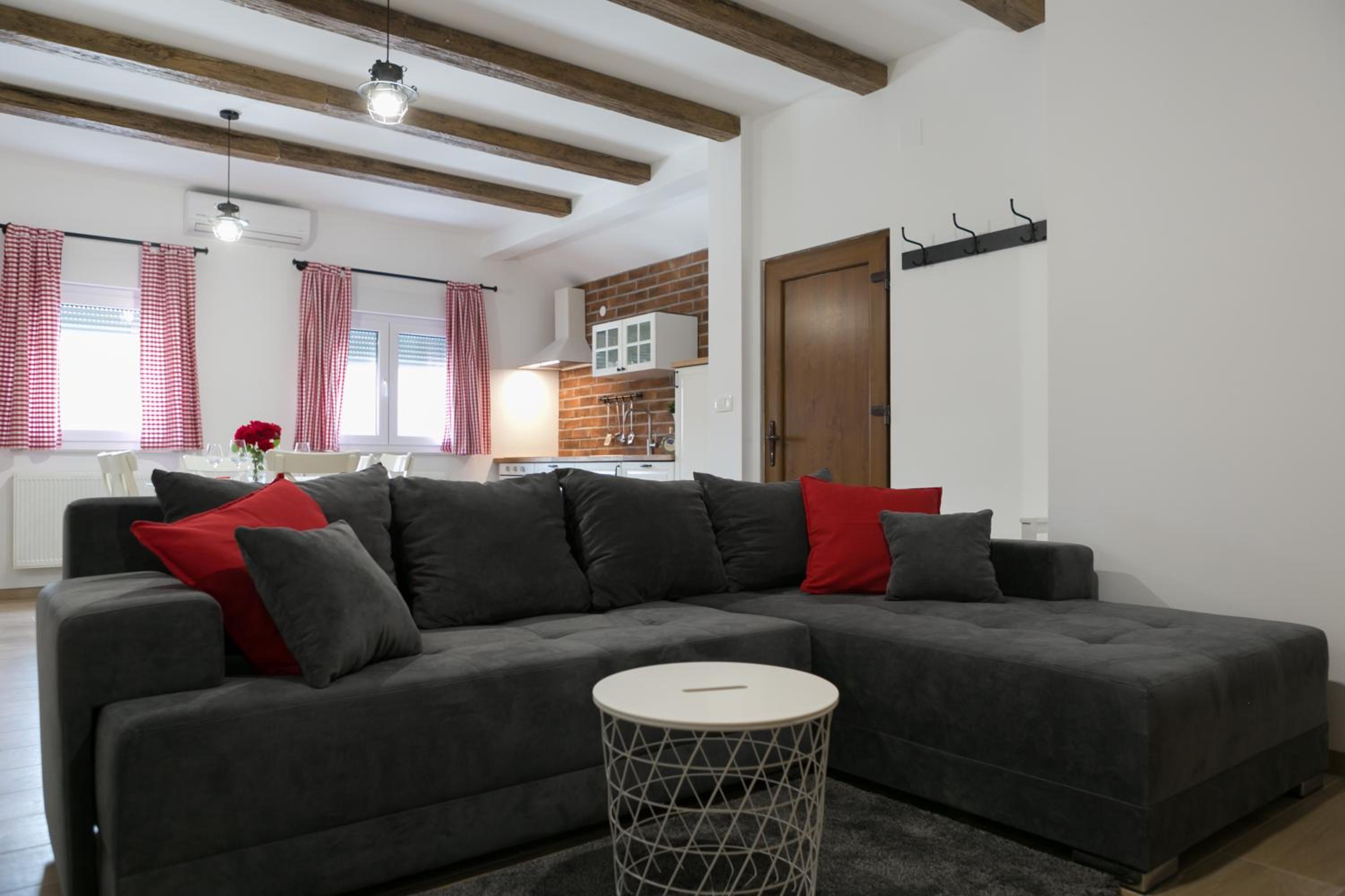 Apartment photo 1