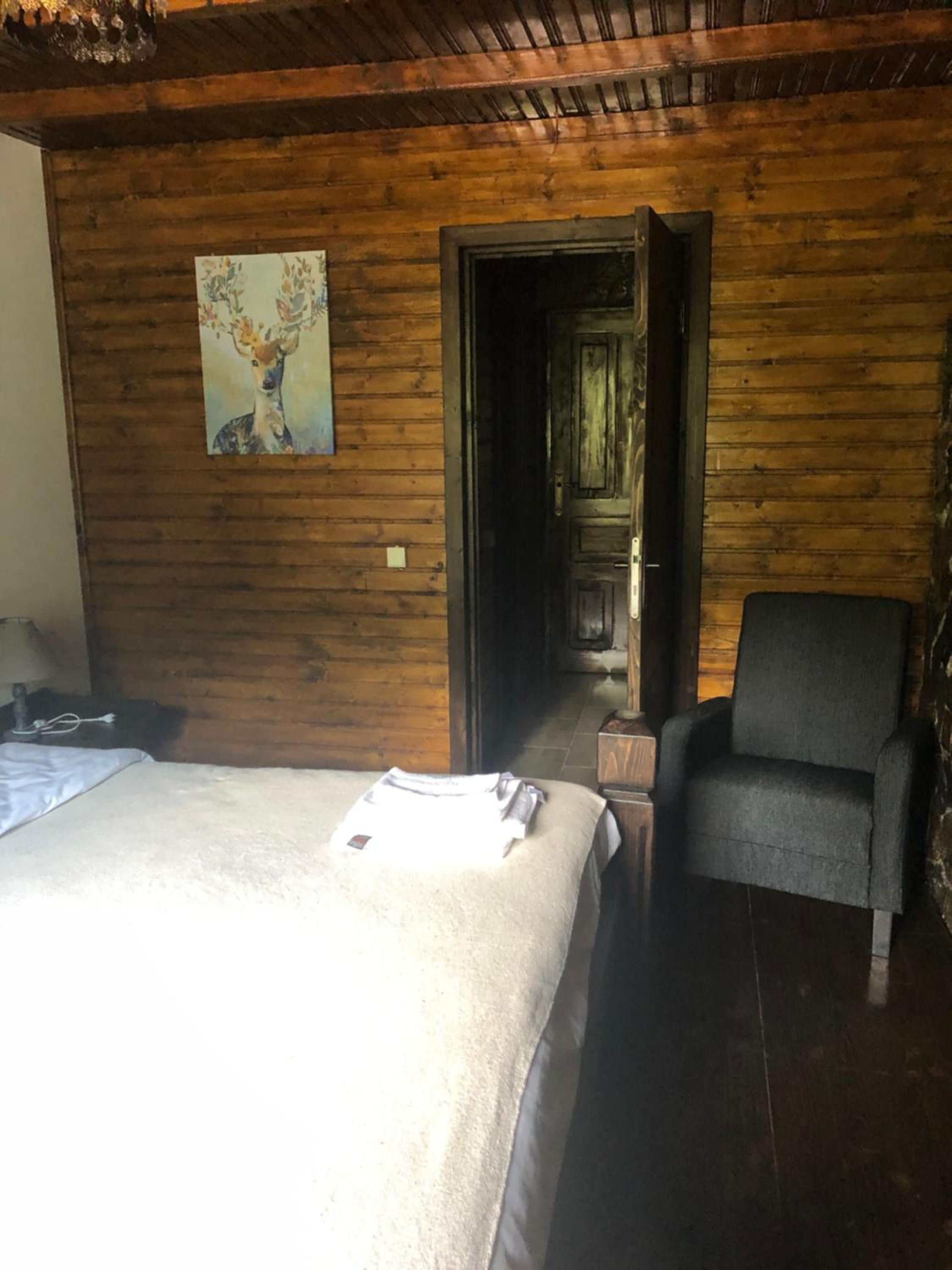 Double Room - Photo 5