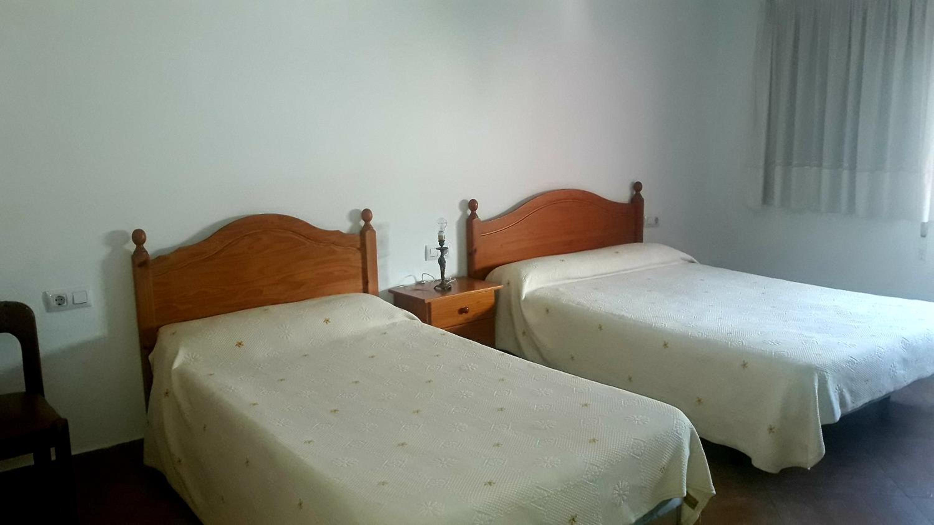 Basic Triple Room photo 3