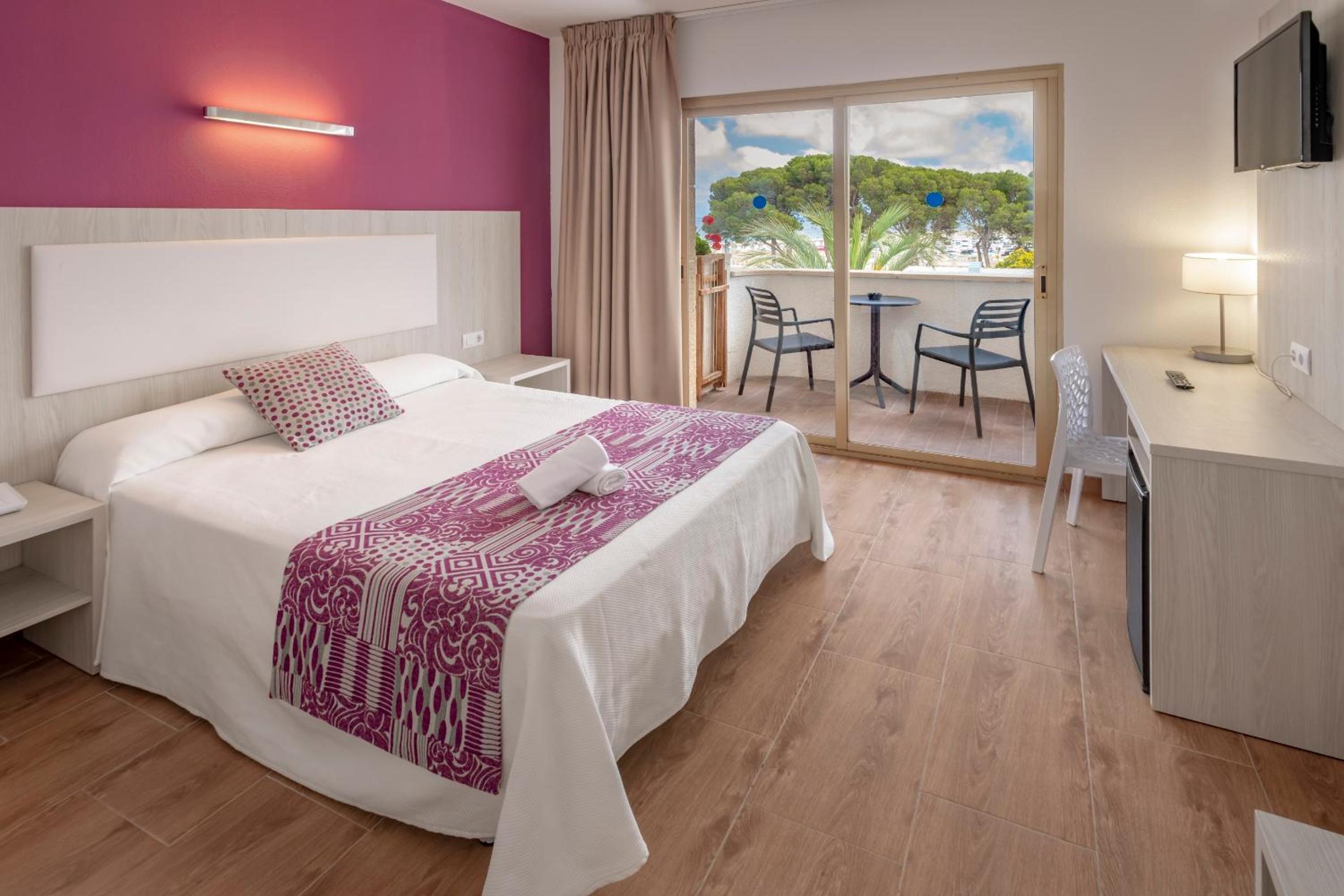 Habitación Doble con Vista al Mar (2 Adultos)