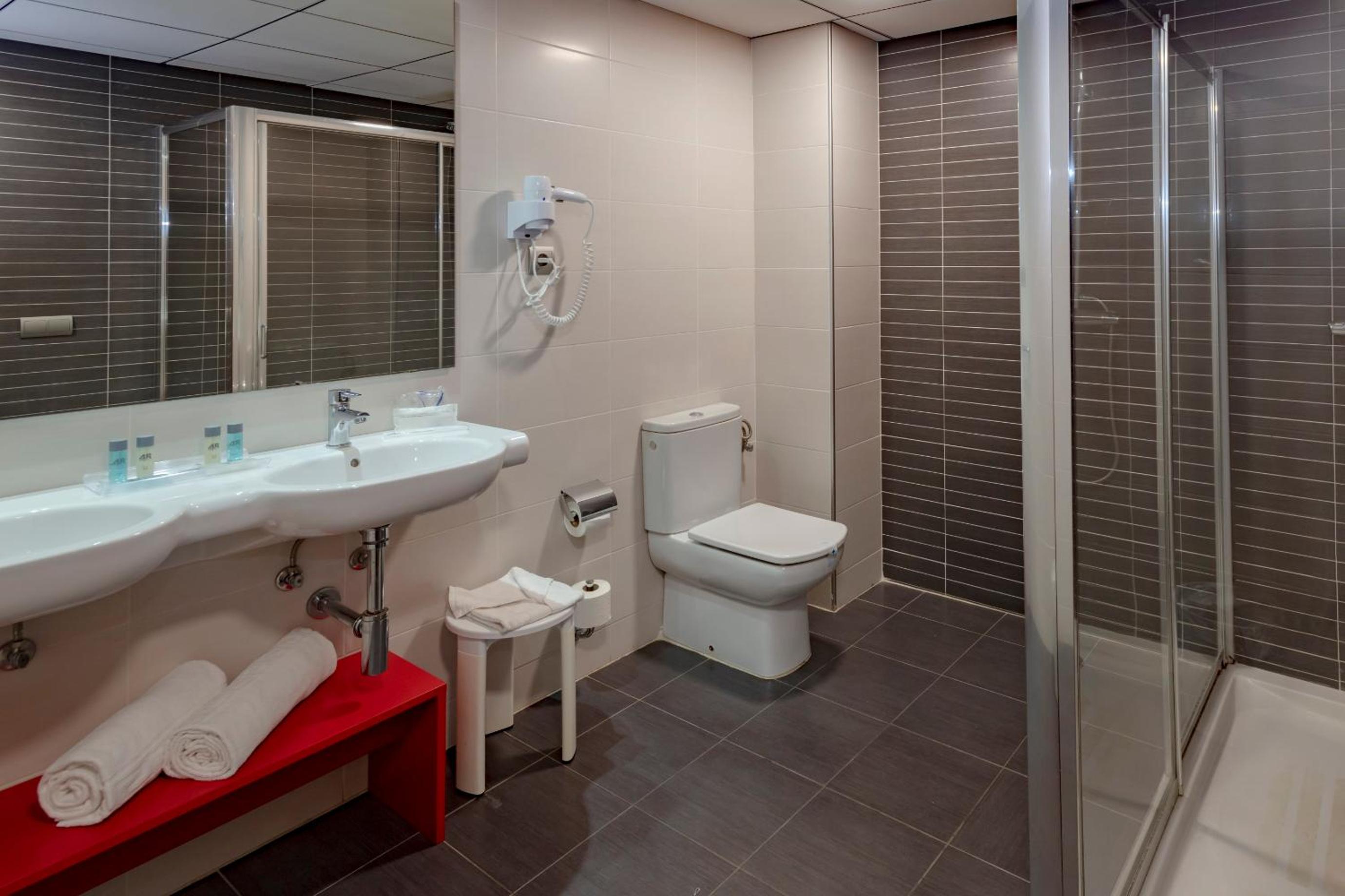 Junior Suite (2 Adults + 2 Children) - Photo 2