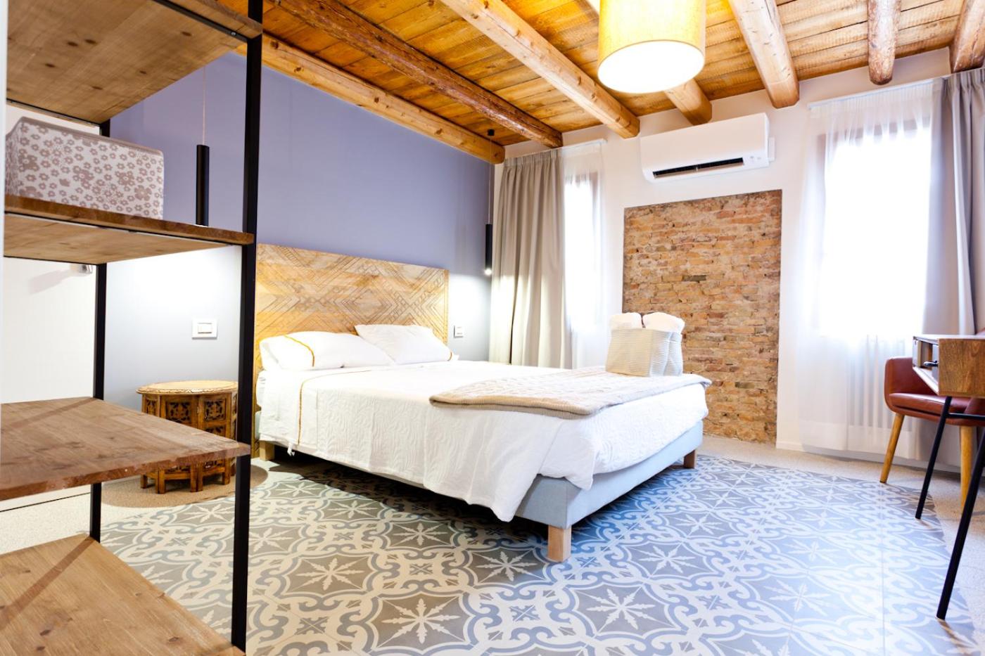 Double Room - Photo 4