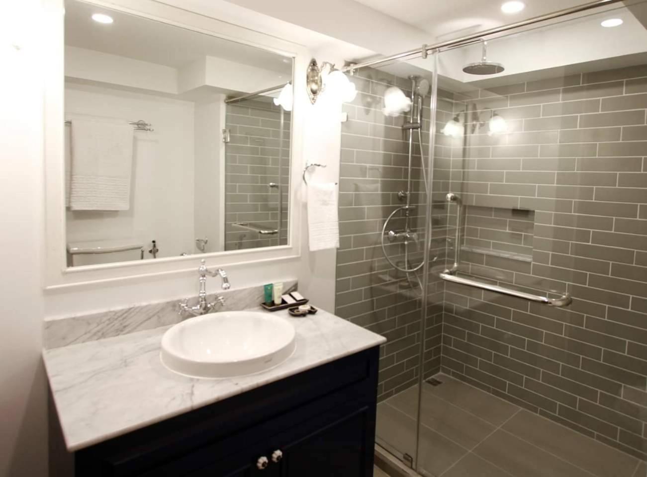Twin Room - Photo 8