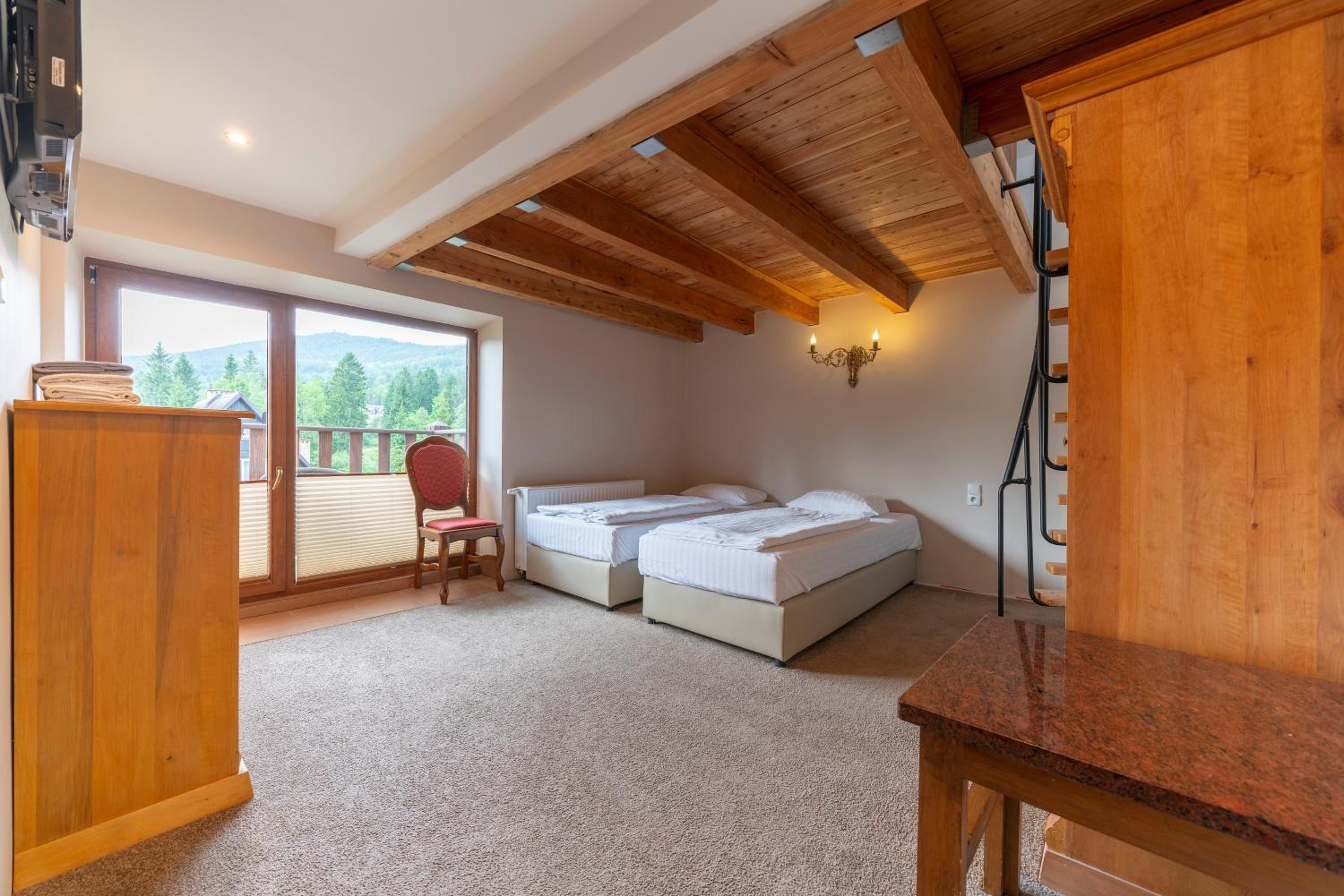 Duplex Quadruple Room - Photo 1