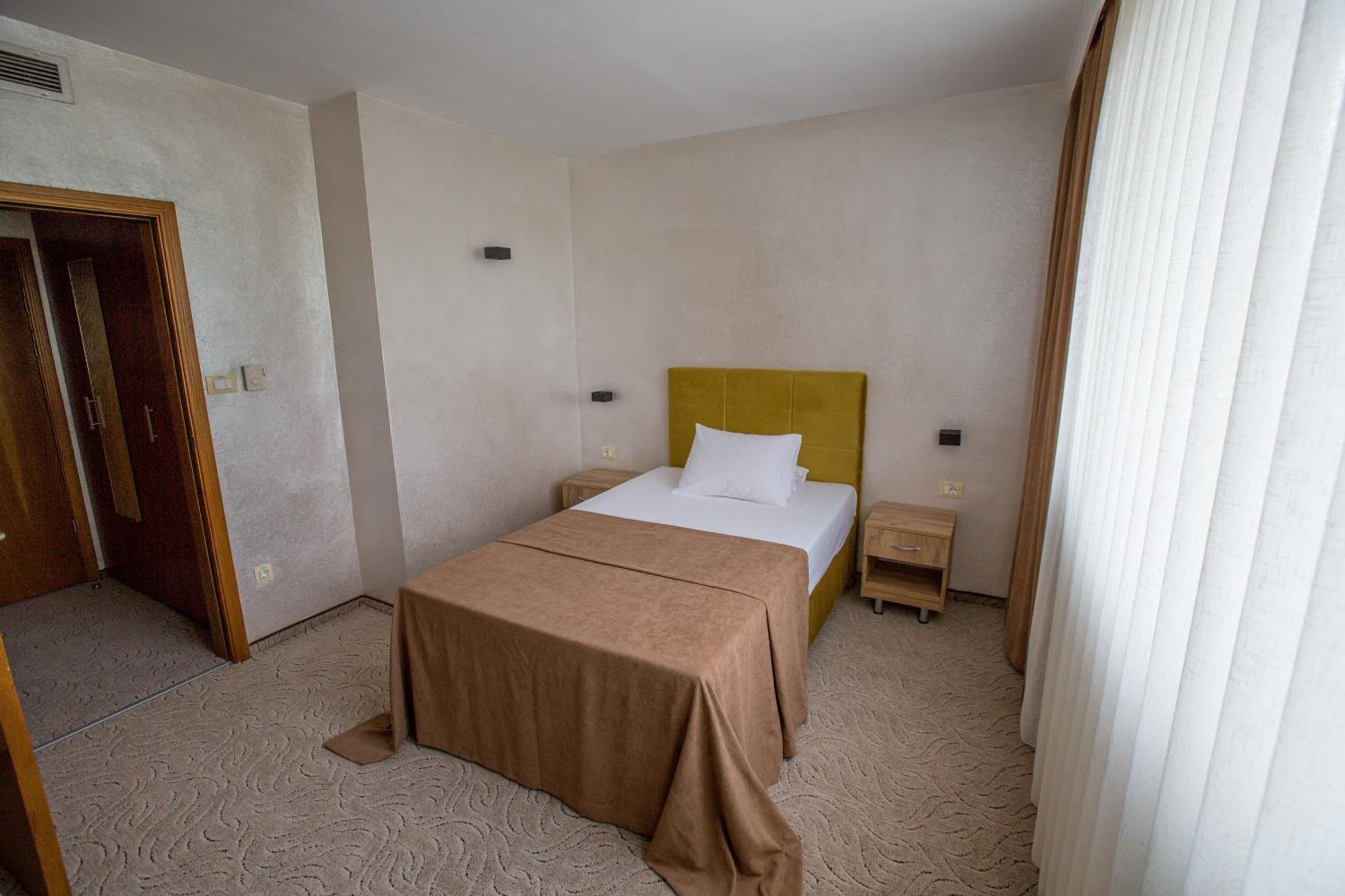 Single Room photo 3