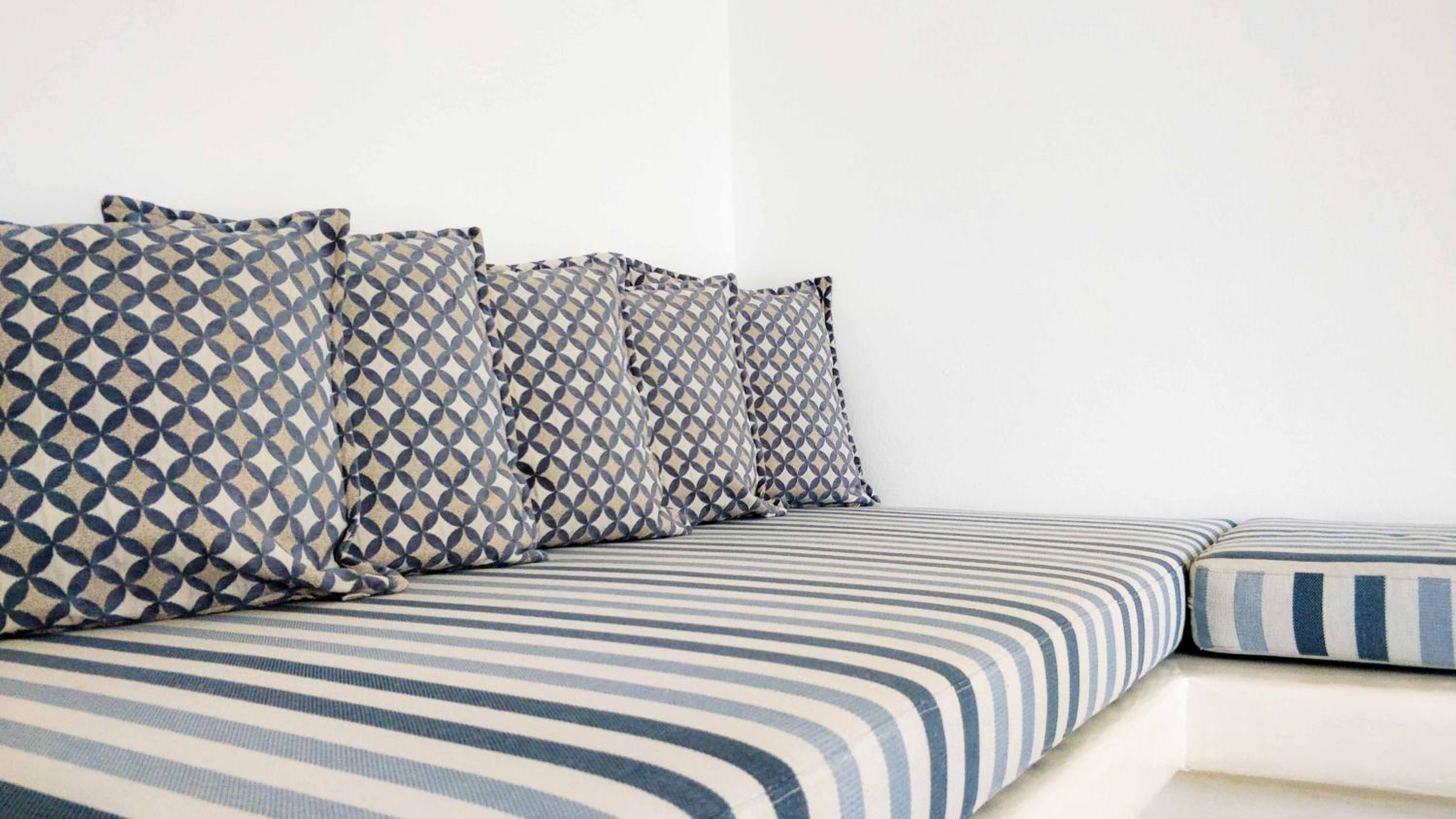 Studio Apartment - Photo 1
