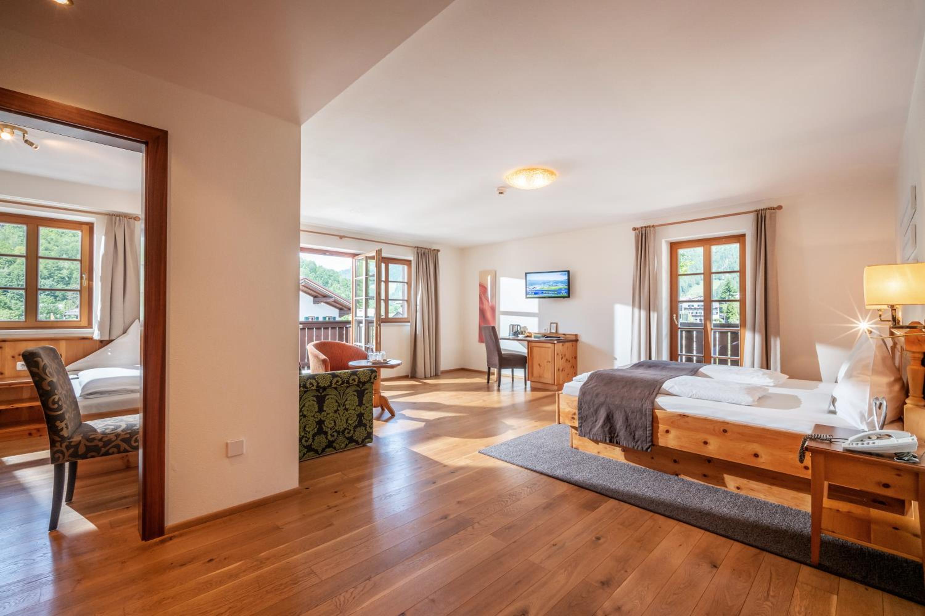 Deluxe Family Room Street View