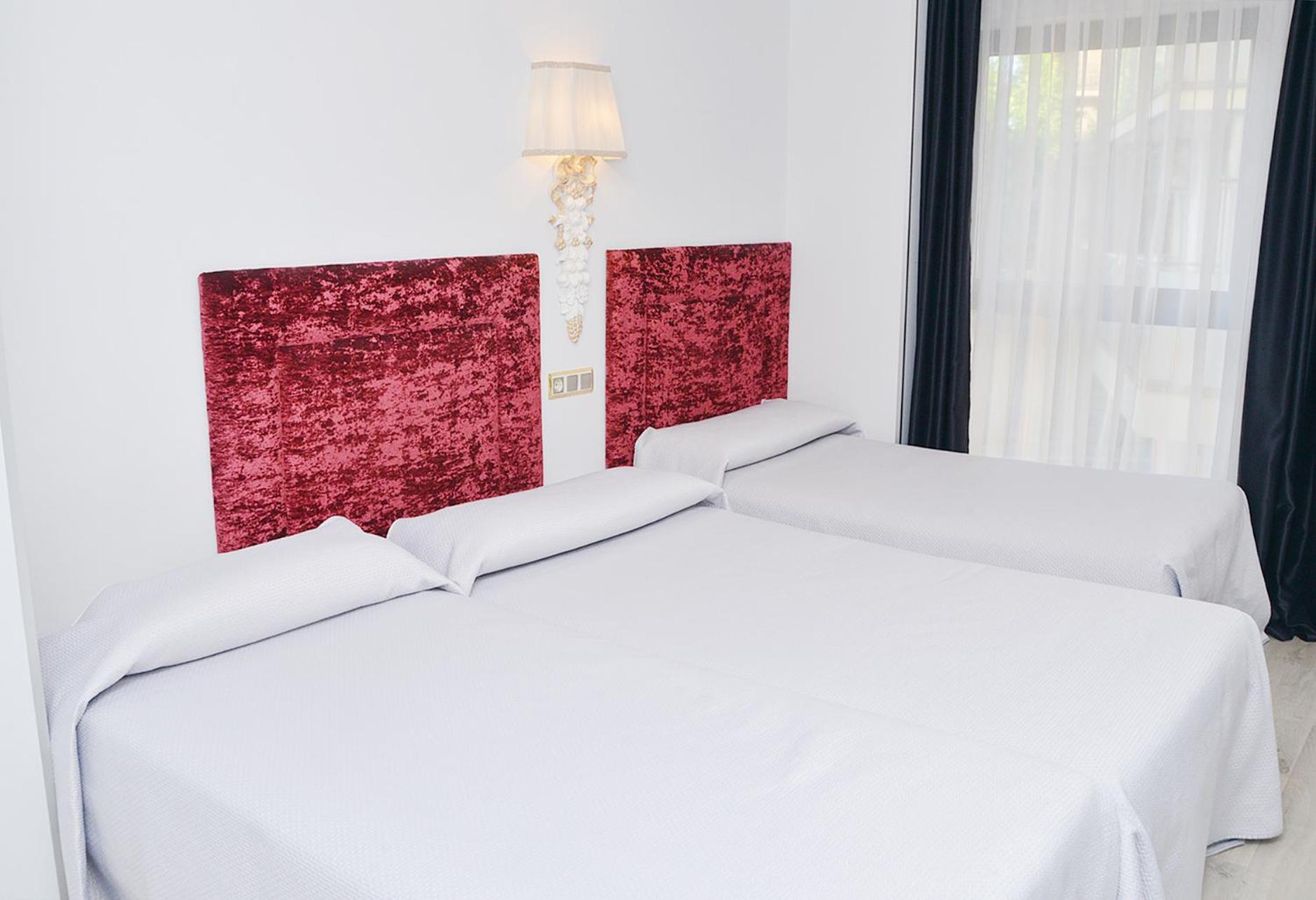 Triple Room with 3 beds  - Photo 2