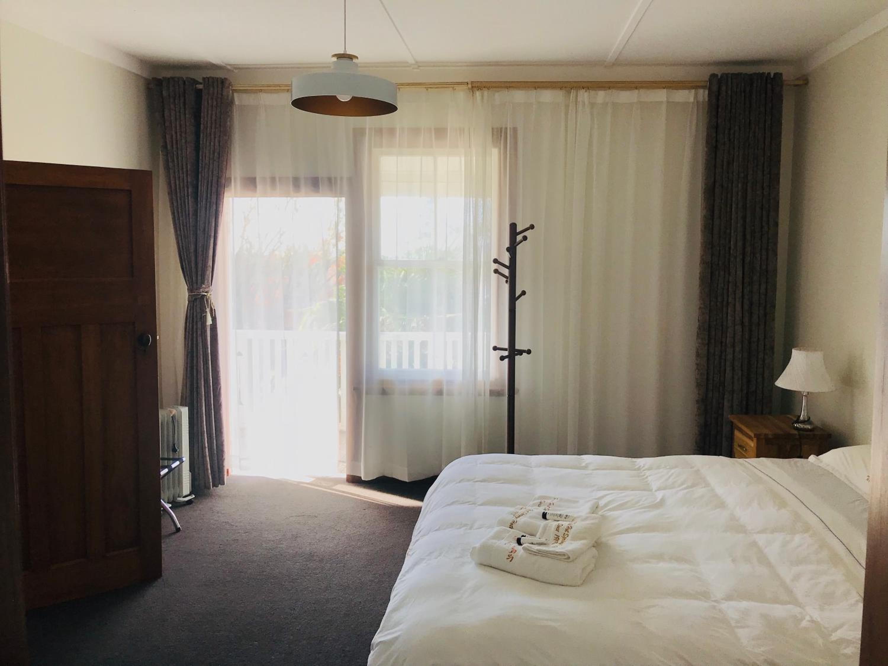 Queen Room with Balcony - Photo 1