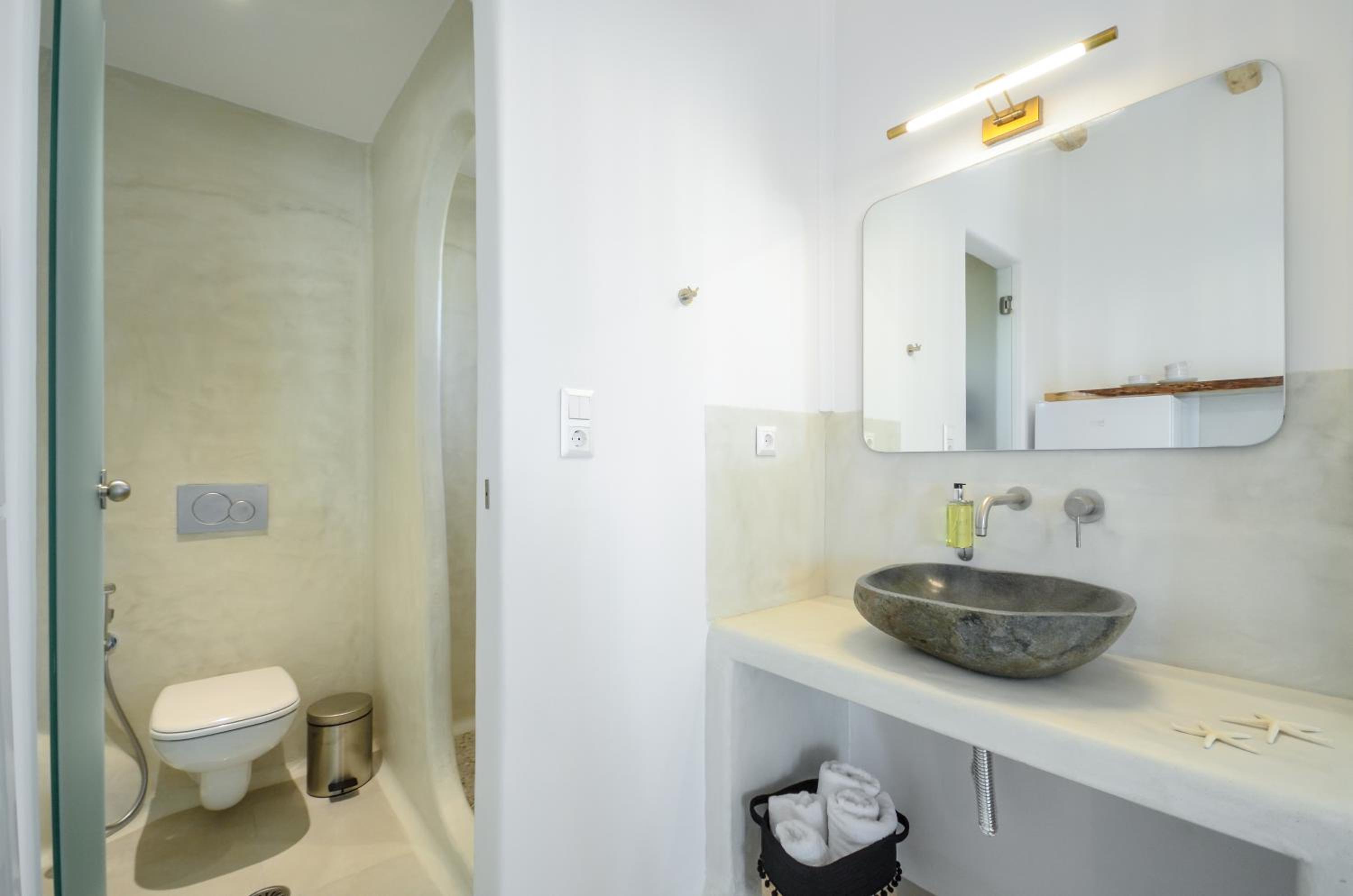 King Suite with Spa Bath photo 3