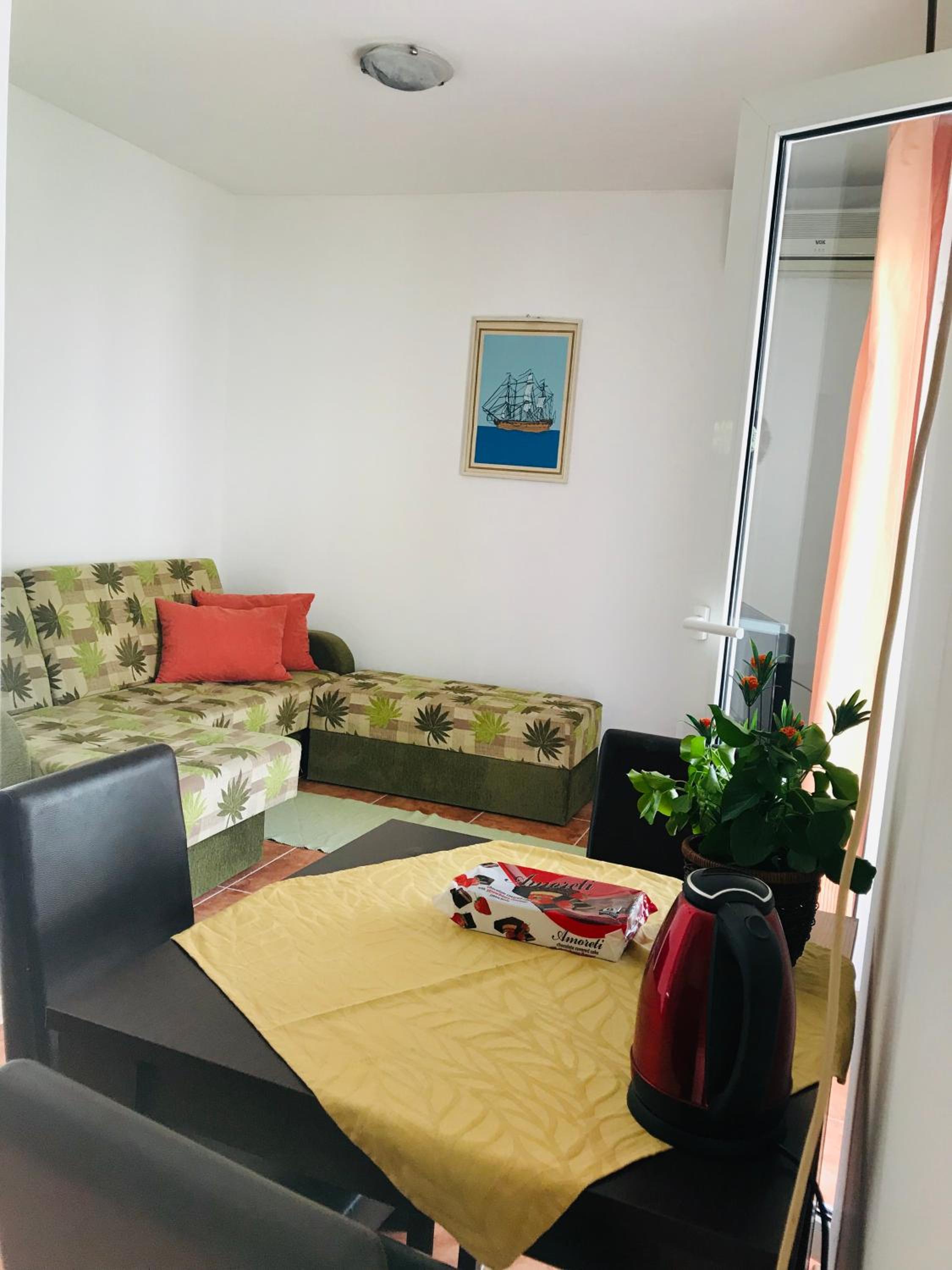 One-Bedroom Apartment (3 Adults)