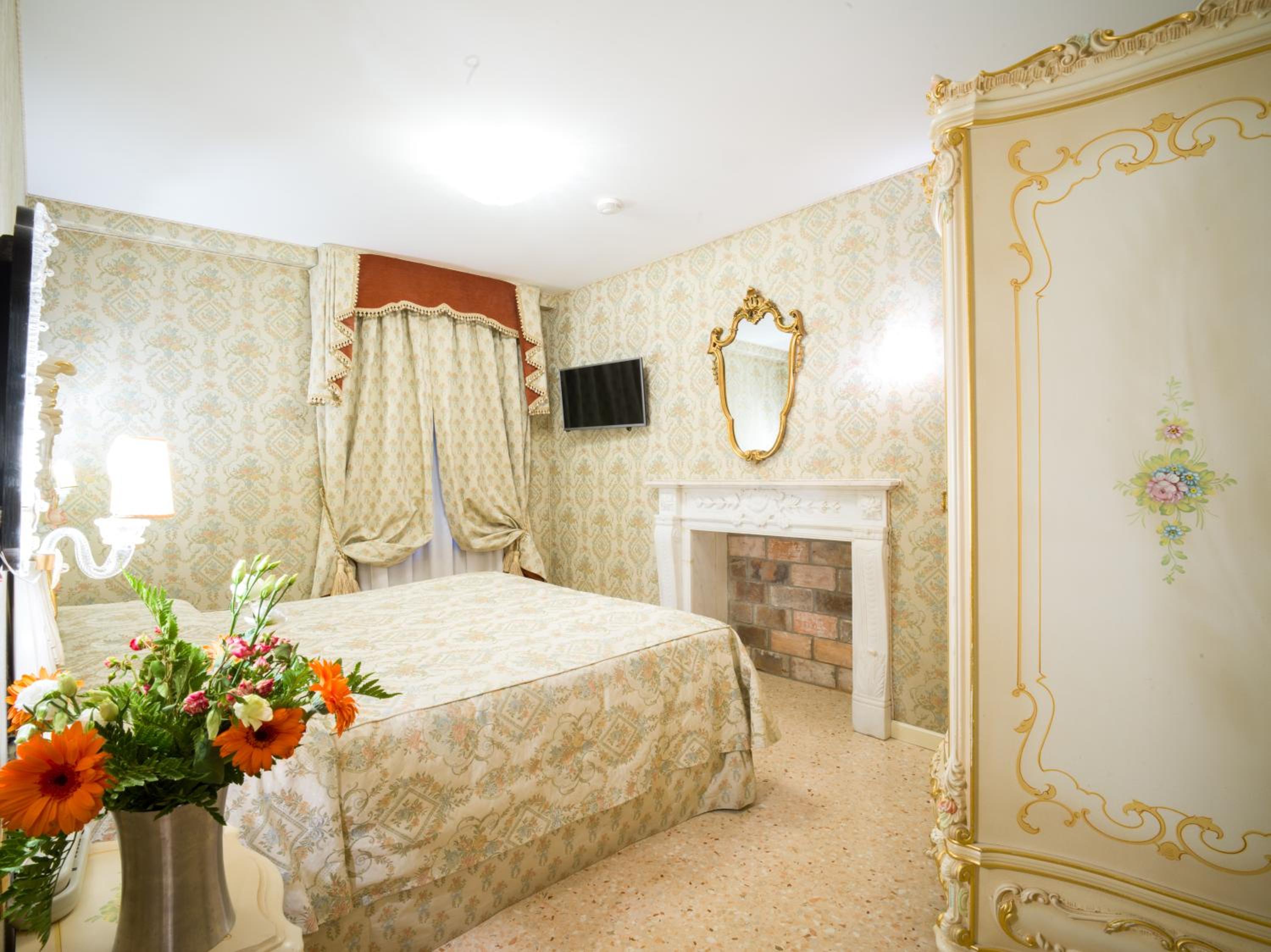 Suite (4 Adults) photo 1