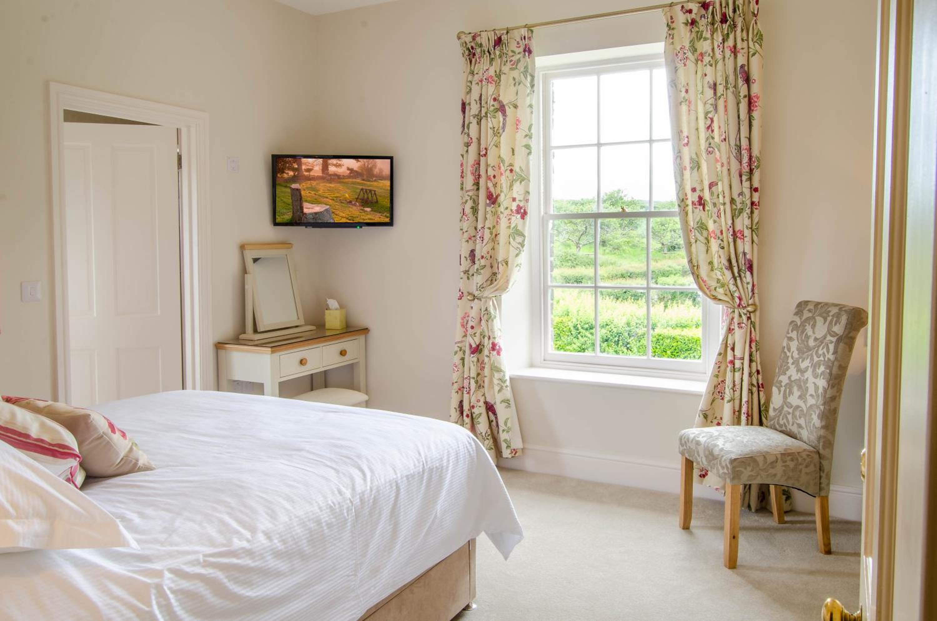 King Room with Garden View