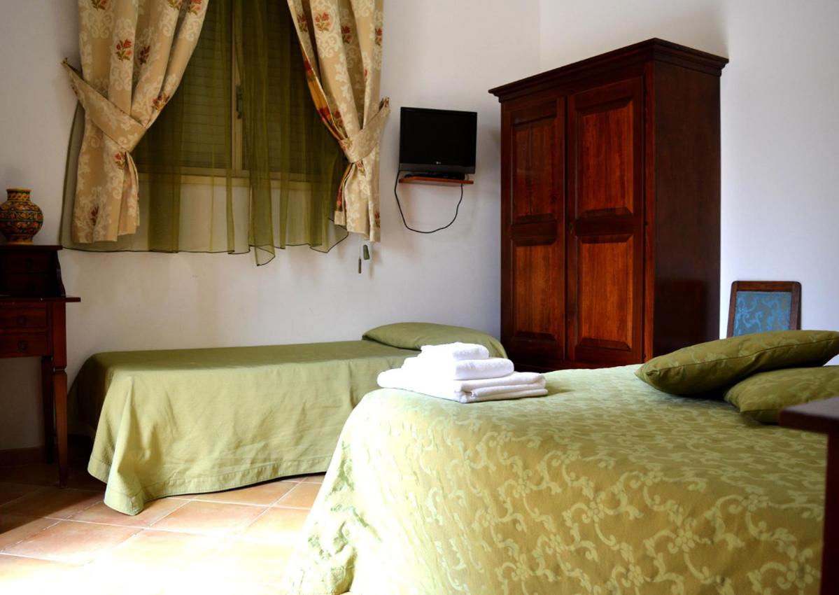 Deluxe Double Room with Extra Bed